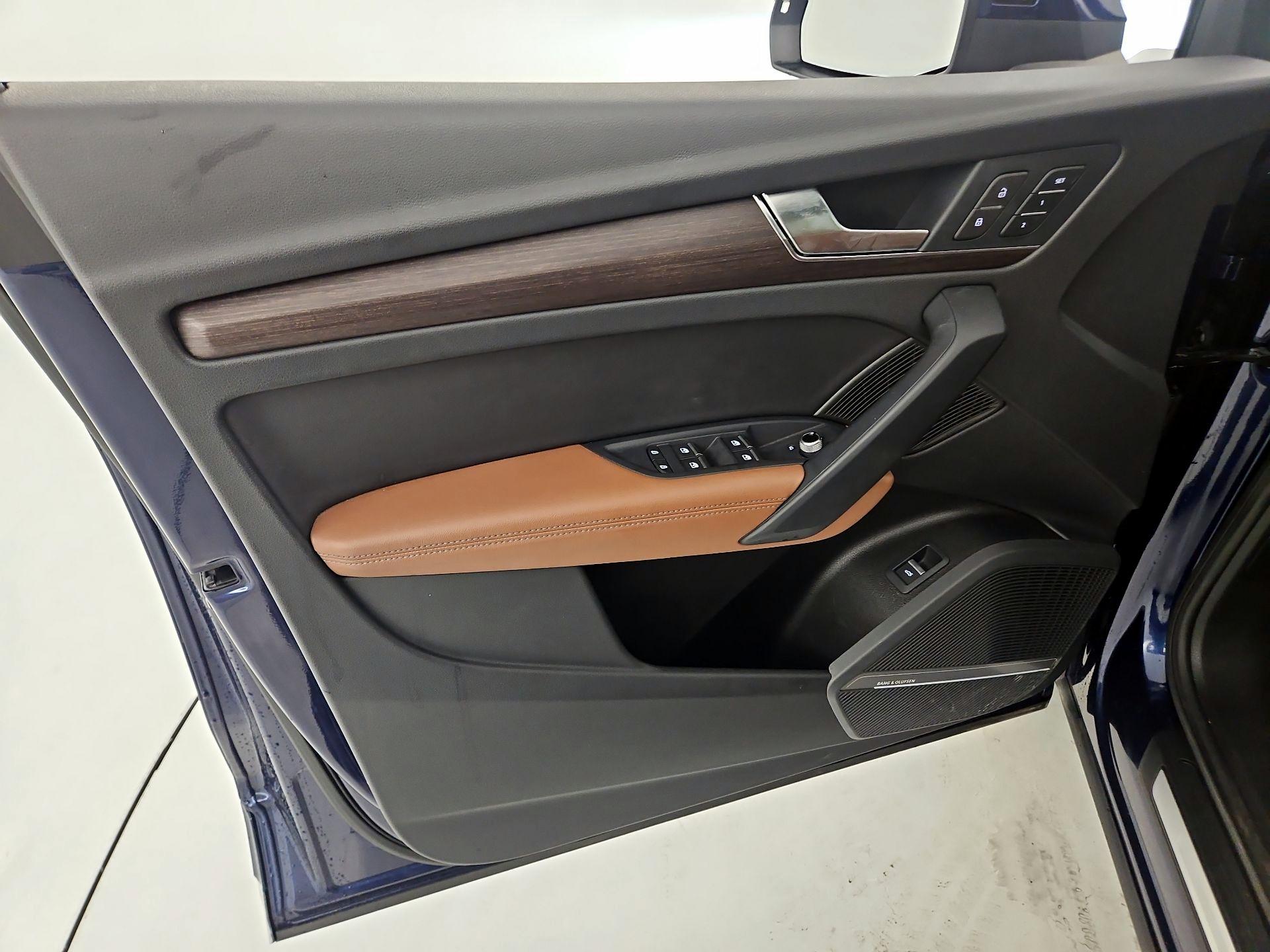 Thumbnail: 2023 Audi Q5 - 10