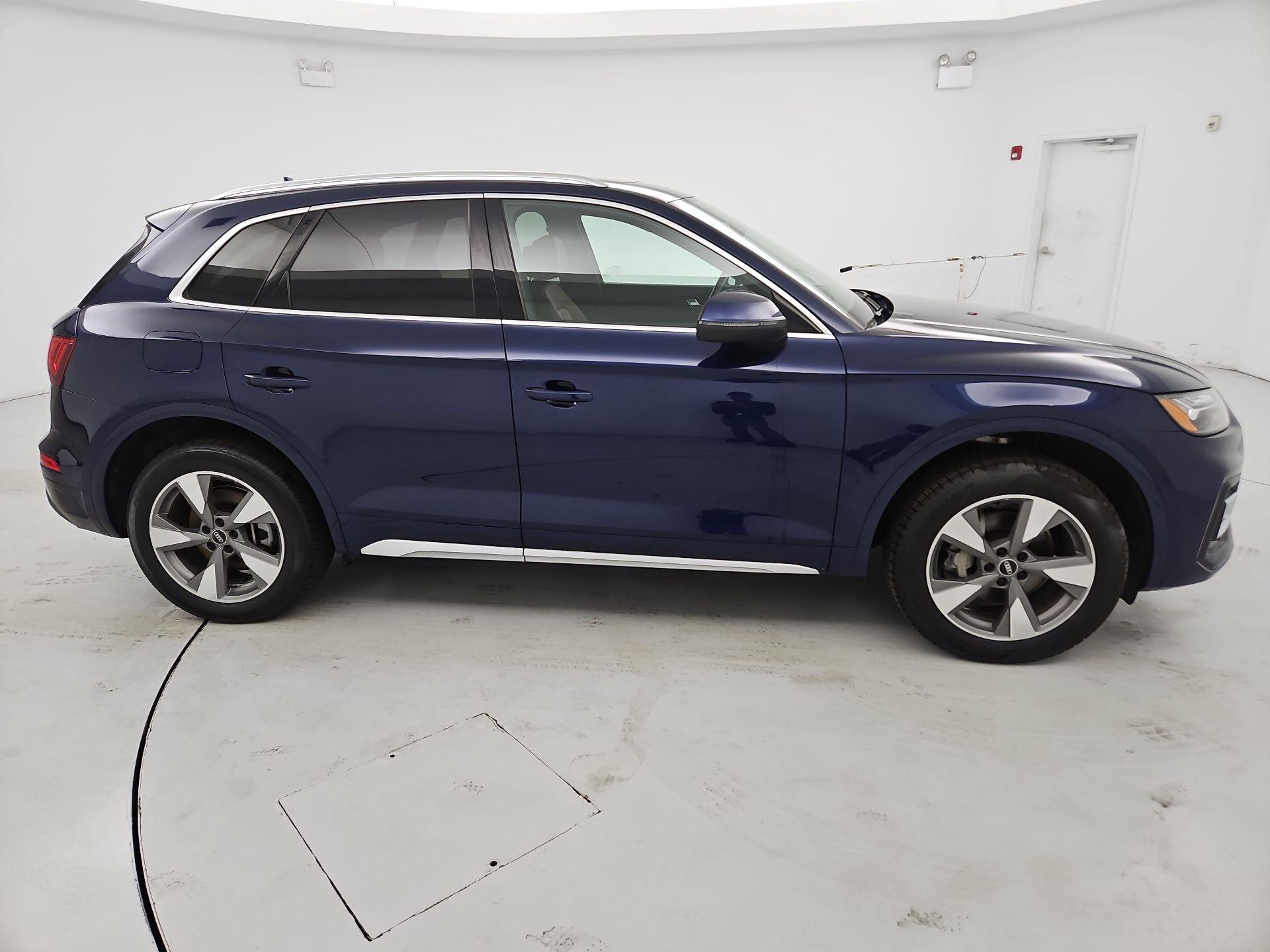 Thumbnail: 2023 Audi Q5 - 4