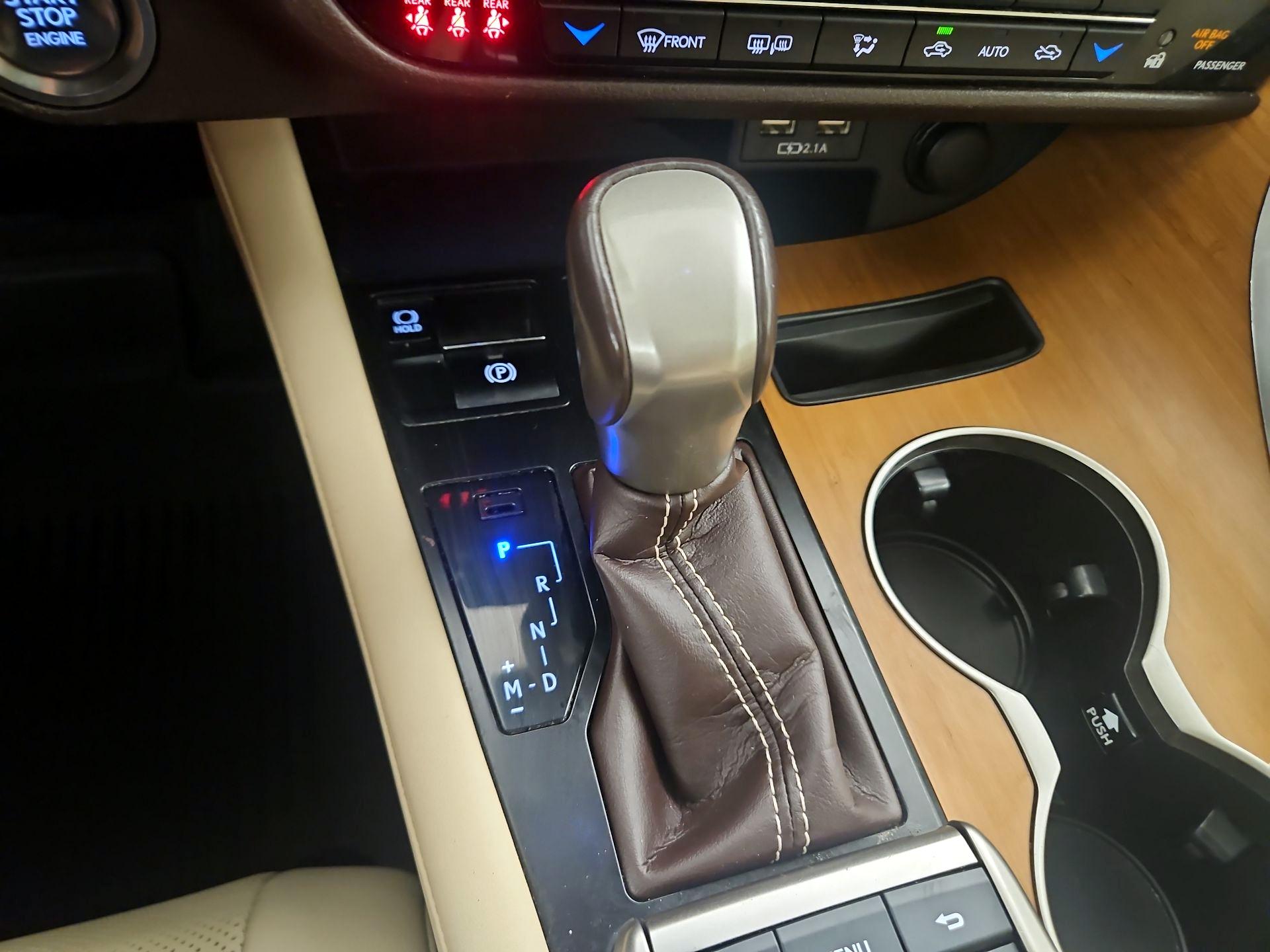 Thumbnail: 2020 Lexus RX - 18