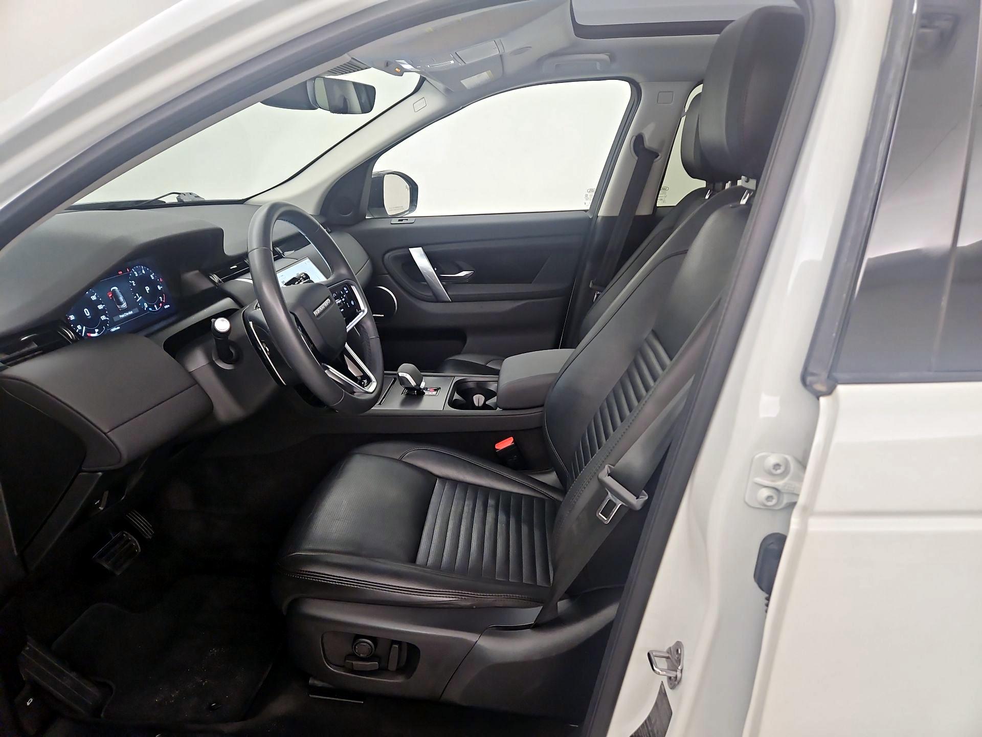 Thumbnail: 2024 Land Rover Discovery Sport - 11