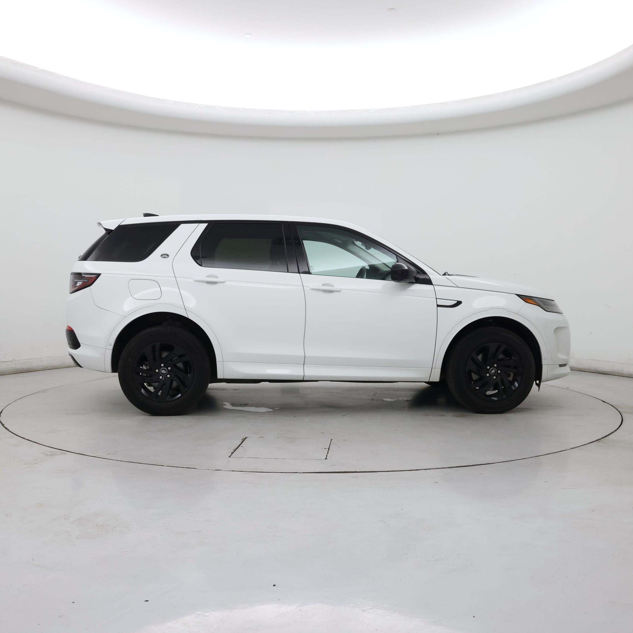 Thumbnail: 2024 Land Rover Discovery Sport - 7
