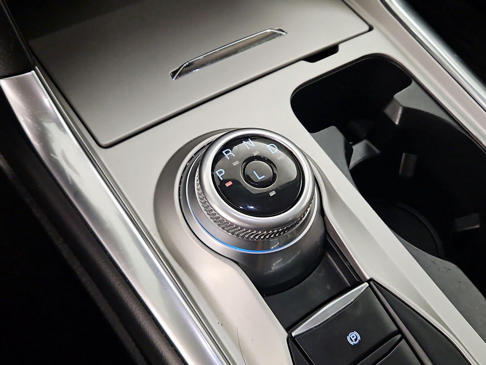 Thumbnail: 2022 Ford Explorer - 18