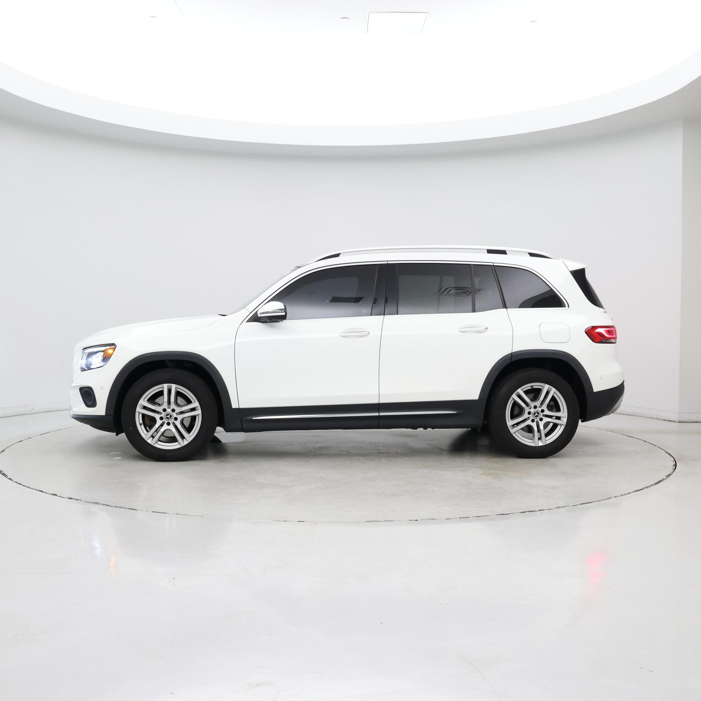 Thumbnail: 2022 Mercedes-Benz GLB - 3