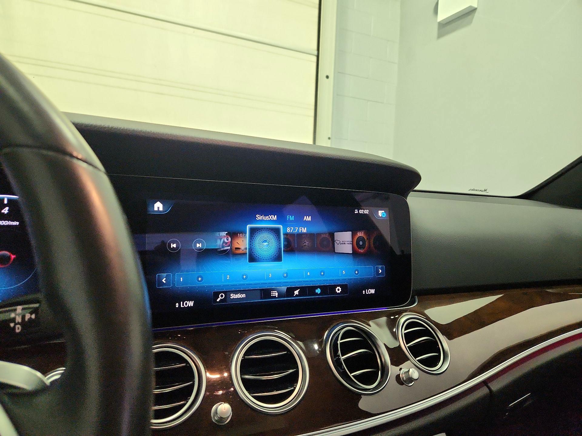Thumbnail: 2022 Mercedes-Benz E-Class - 16