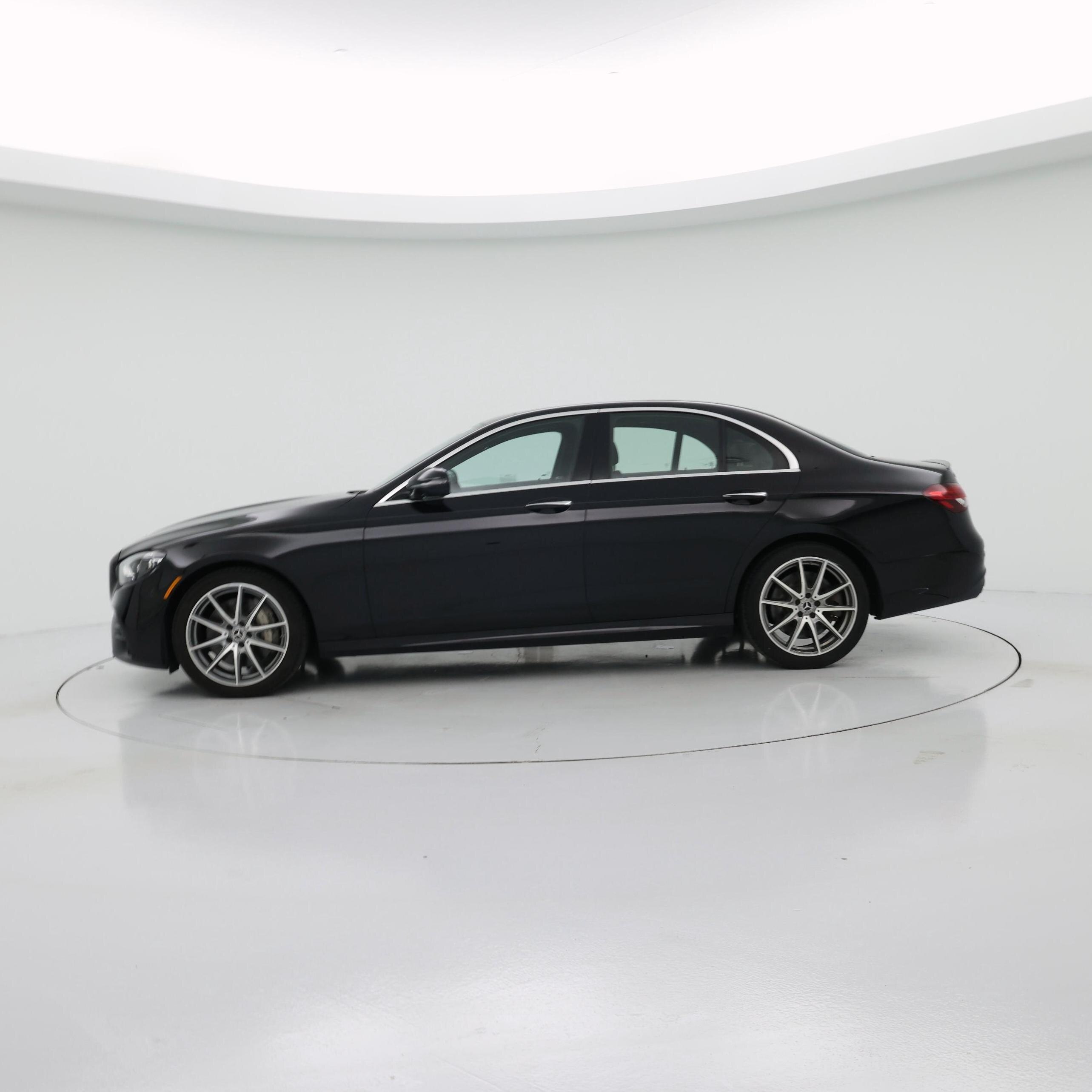 Thumbnail: 2022 Mercedes-Benz E-Class - 3