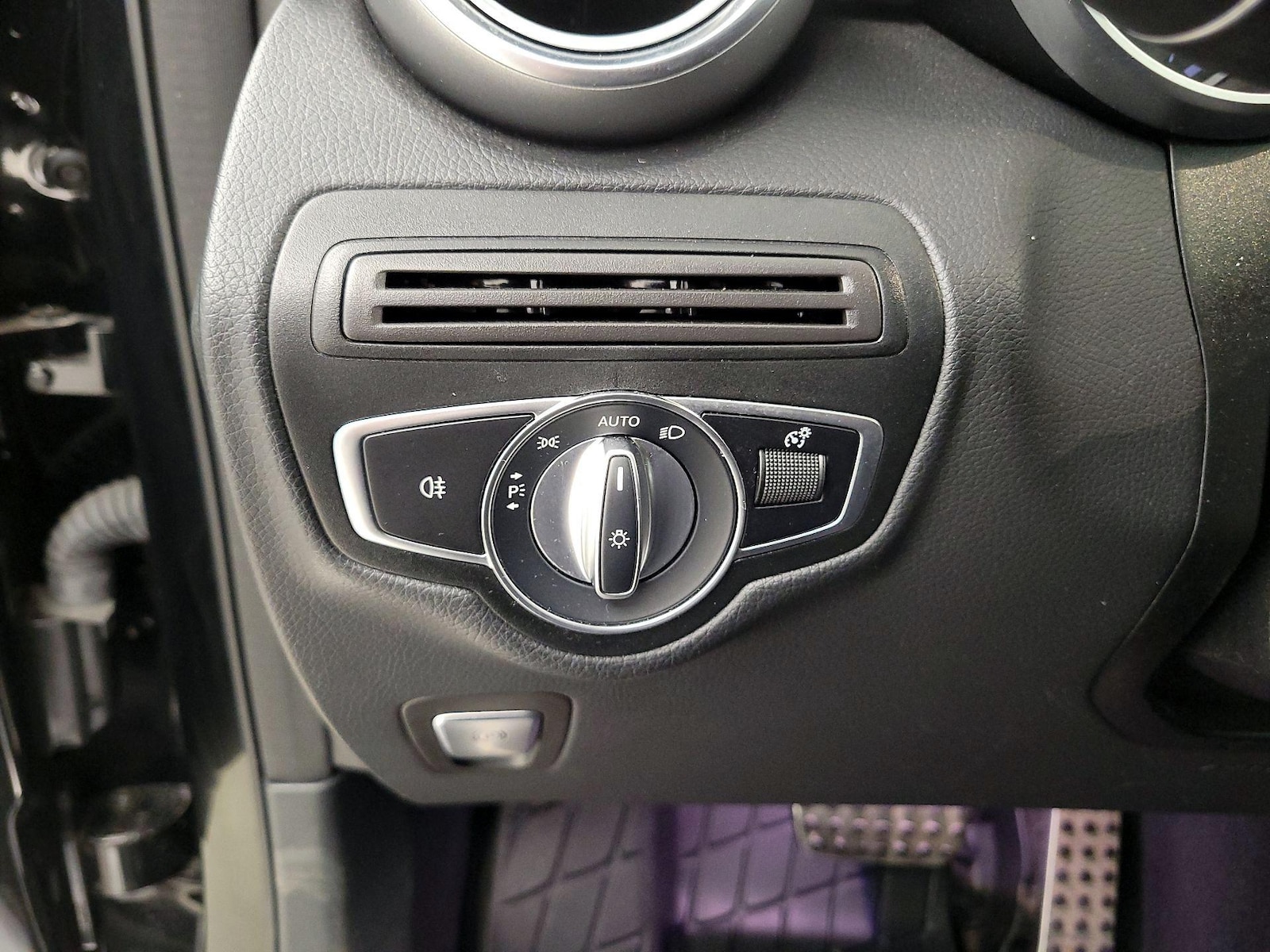 2022 Mercedes-Benz GLC GLC300 - Photo 14