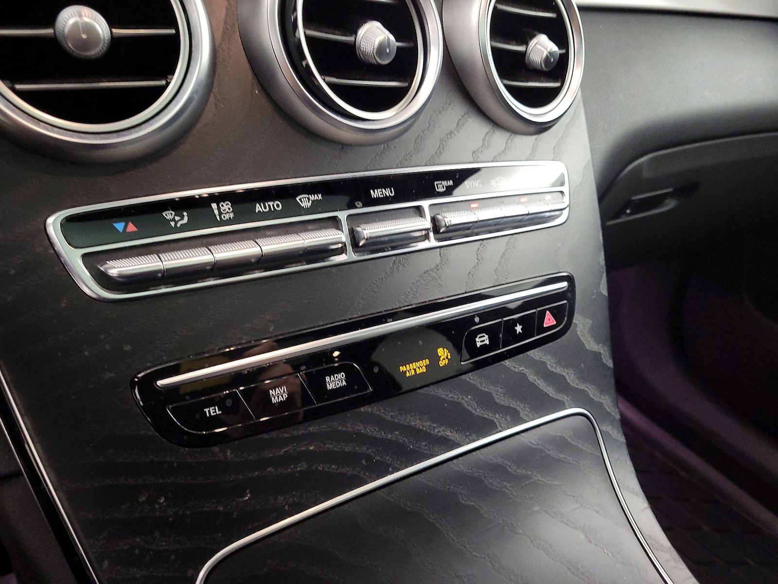 2022 Mercedes-Benz GLC GLC300 - Photo 17