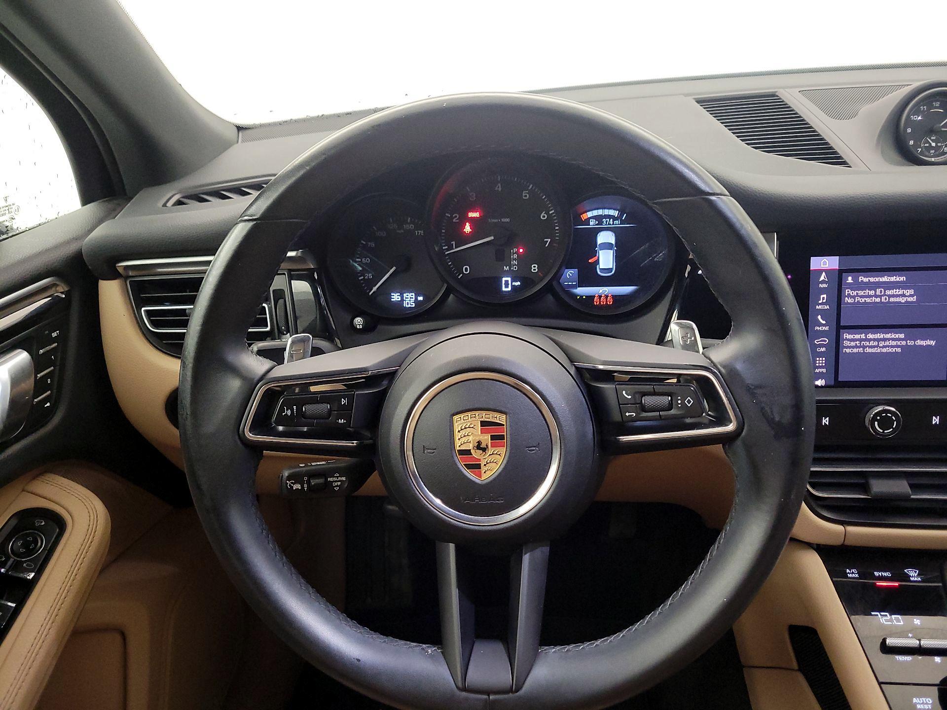 Thumbnail: 2023 Porsche Macan - 10