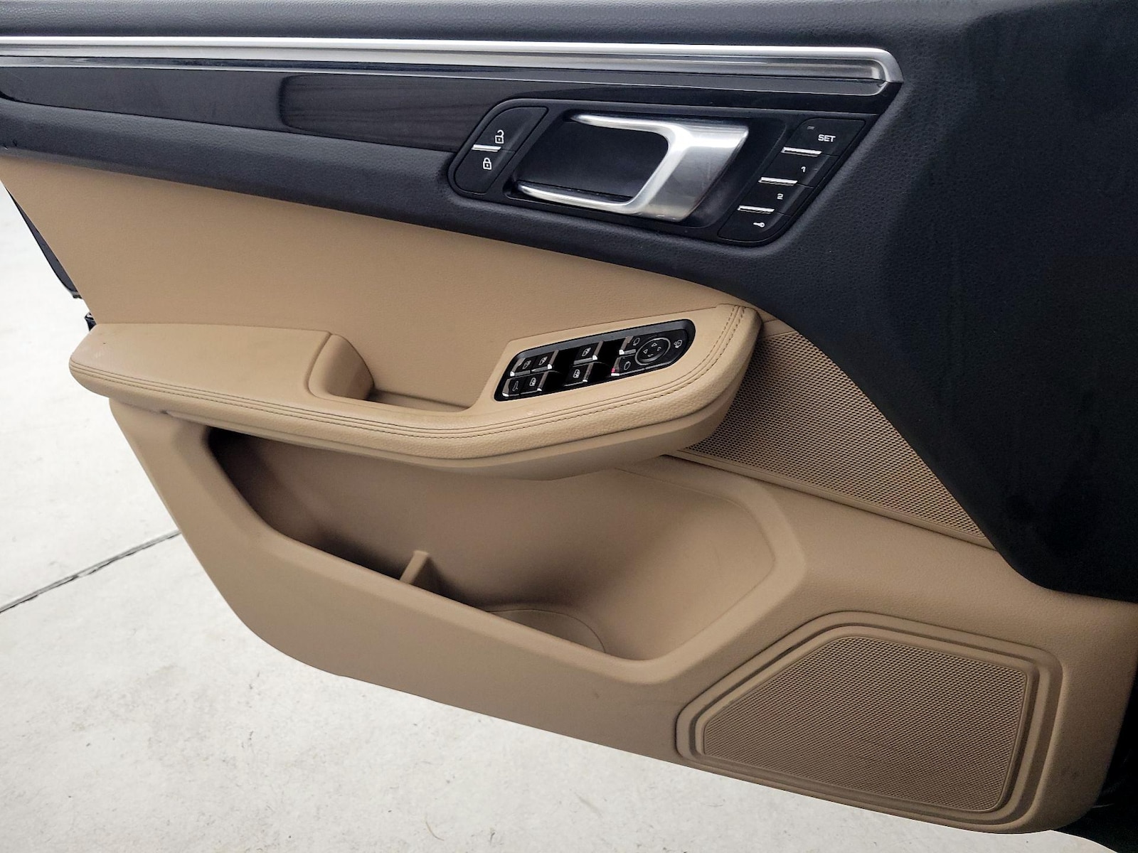 2023 Porsche Macan T - Photo 13