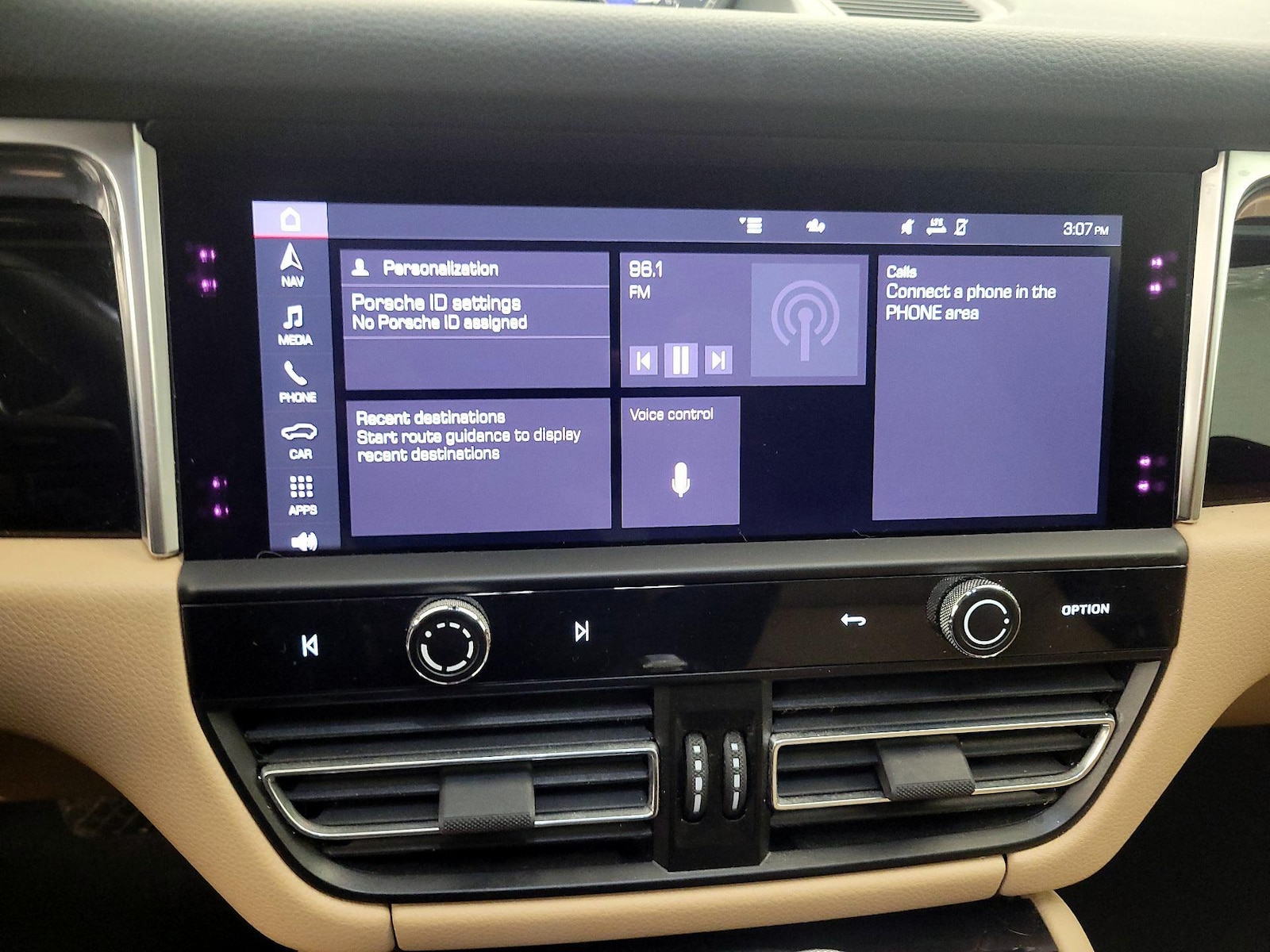 2023 Porsche Macan T - Photo 16