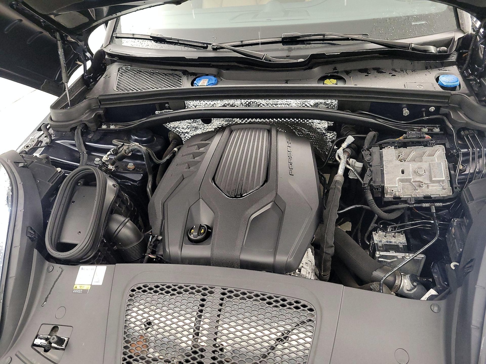 2023 Porsche Macan T - Photo 21