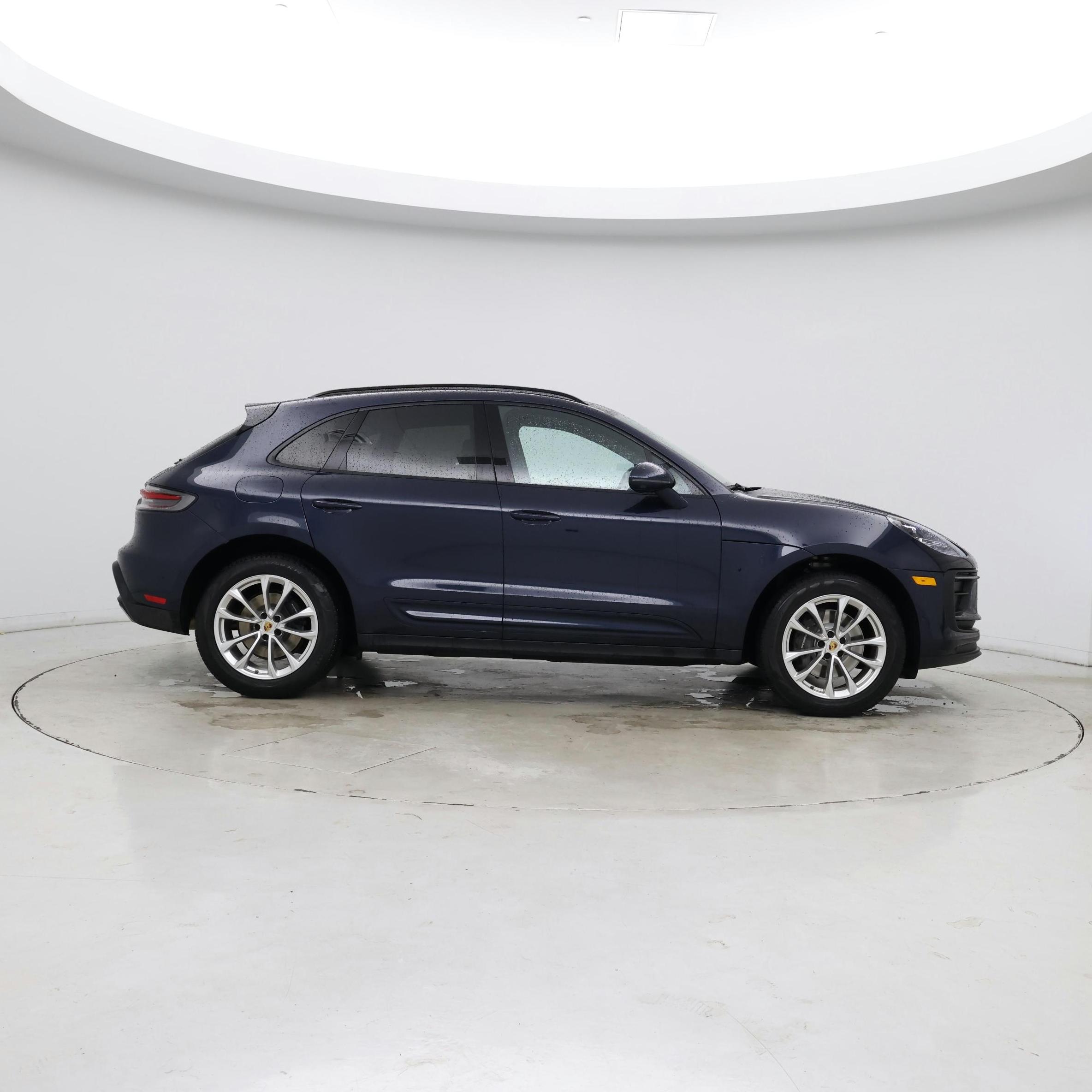 Thumbnail: 2023 Porsche Macan - 7