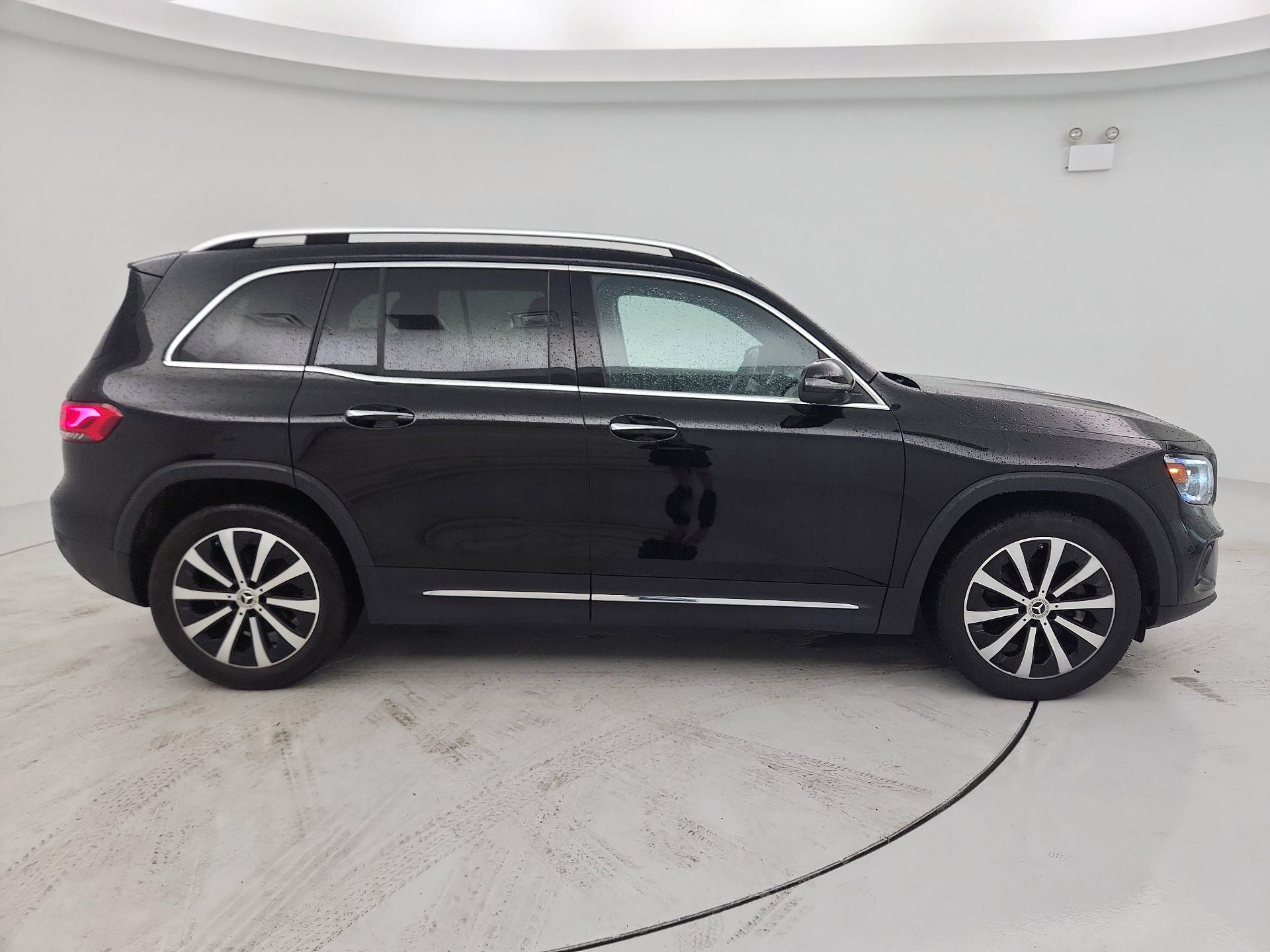 Thumbnail: 2022 Mercedes-Benz GLB - 4