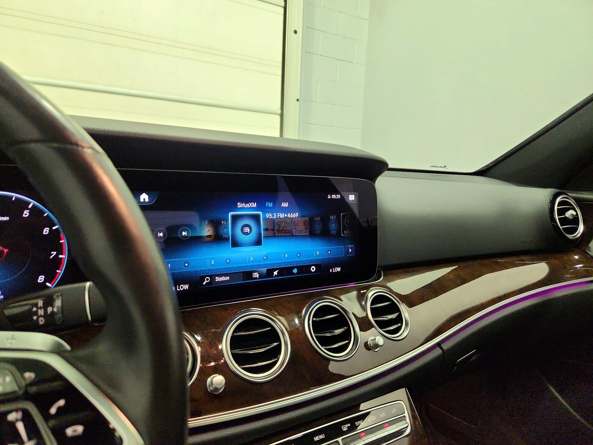 Thumbnail: 2023 Mercedes-Benz E-Class - 16