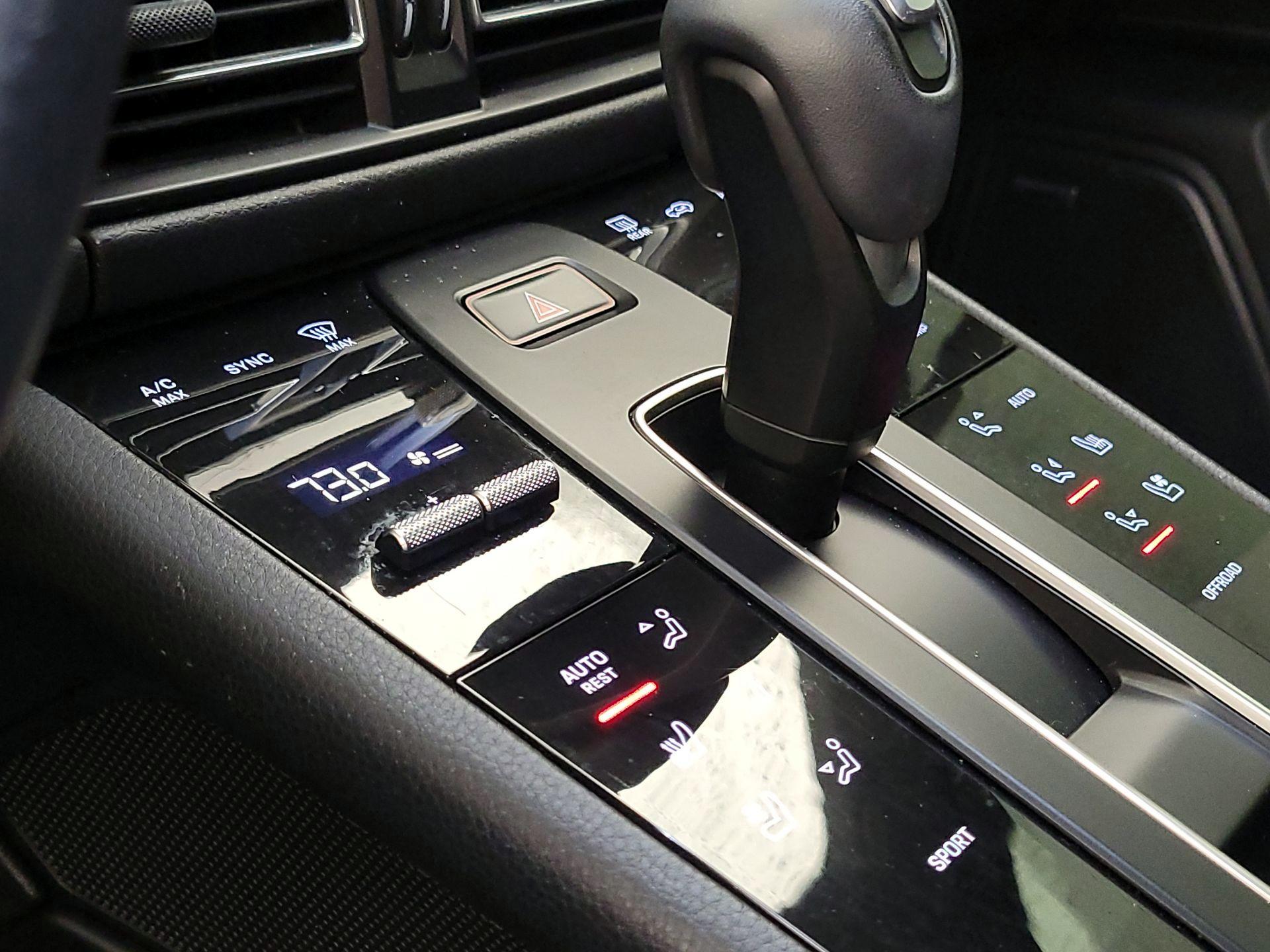 Thumbnail: 2024 Porsche Macan - 16