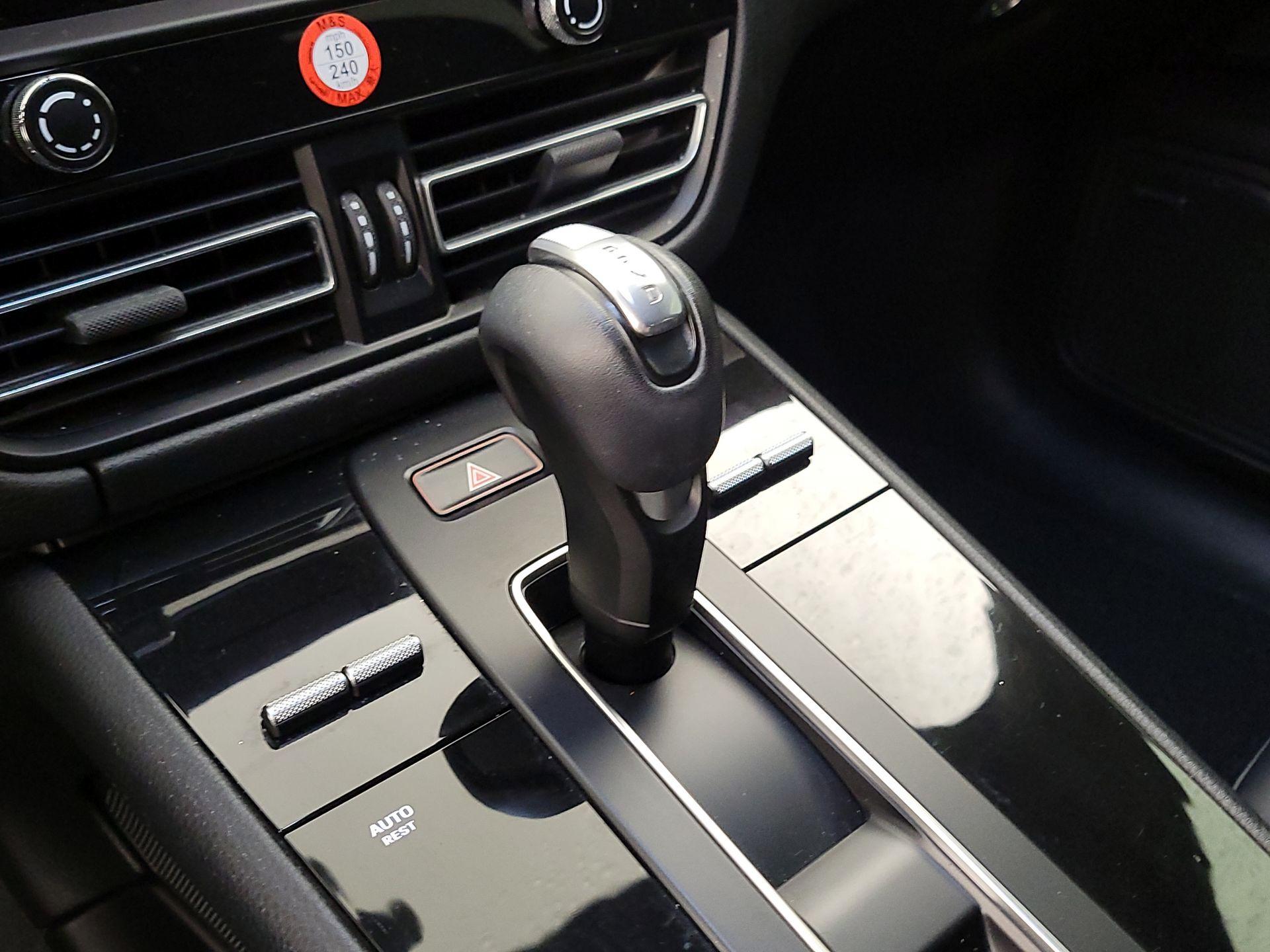 Thumbnail: 2024 Porsche Macan - 17