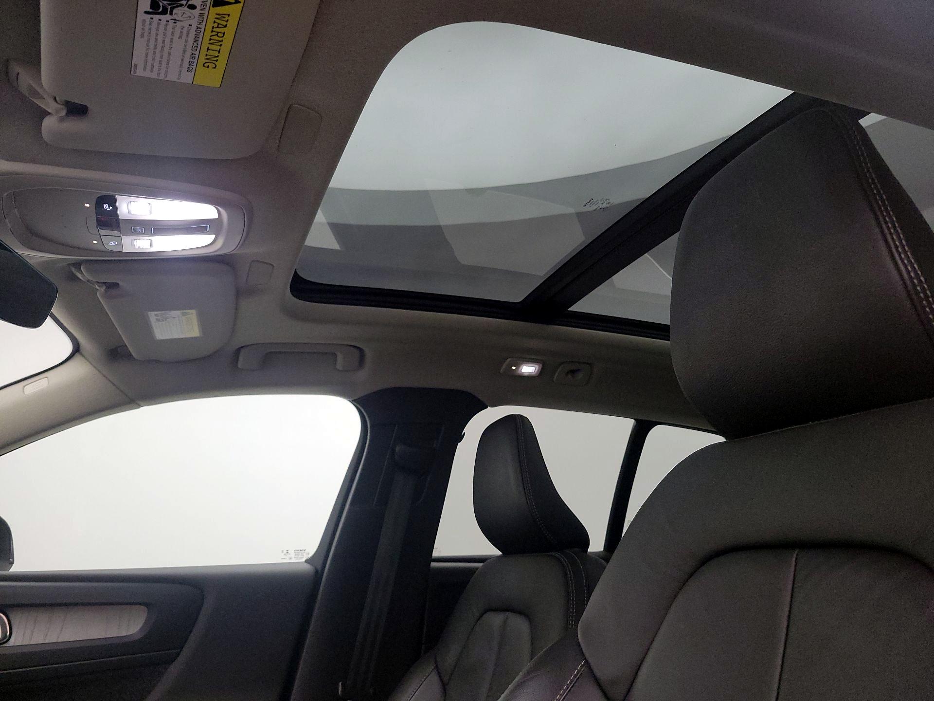 Thumbnail: 2023 Volvo XC40 - 20