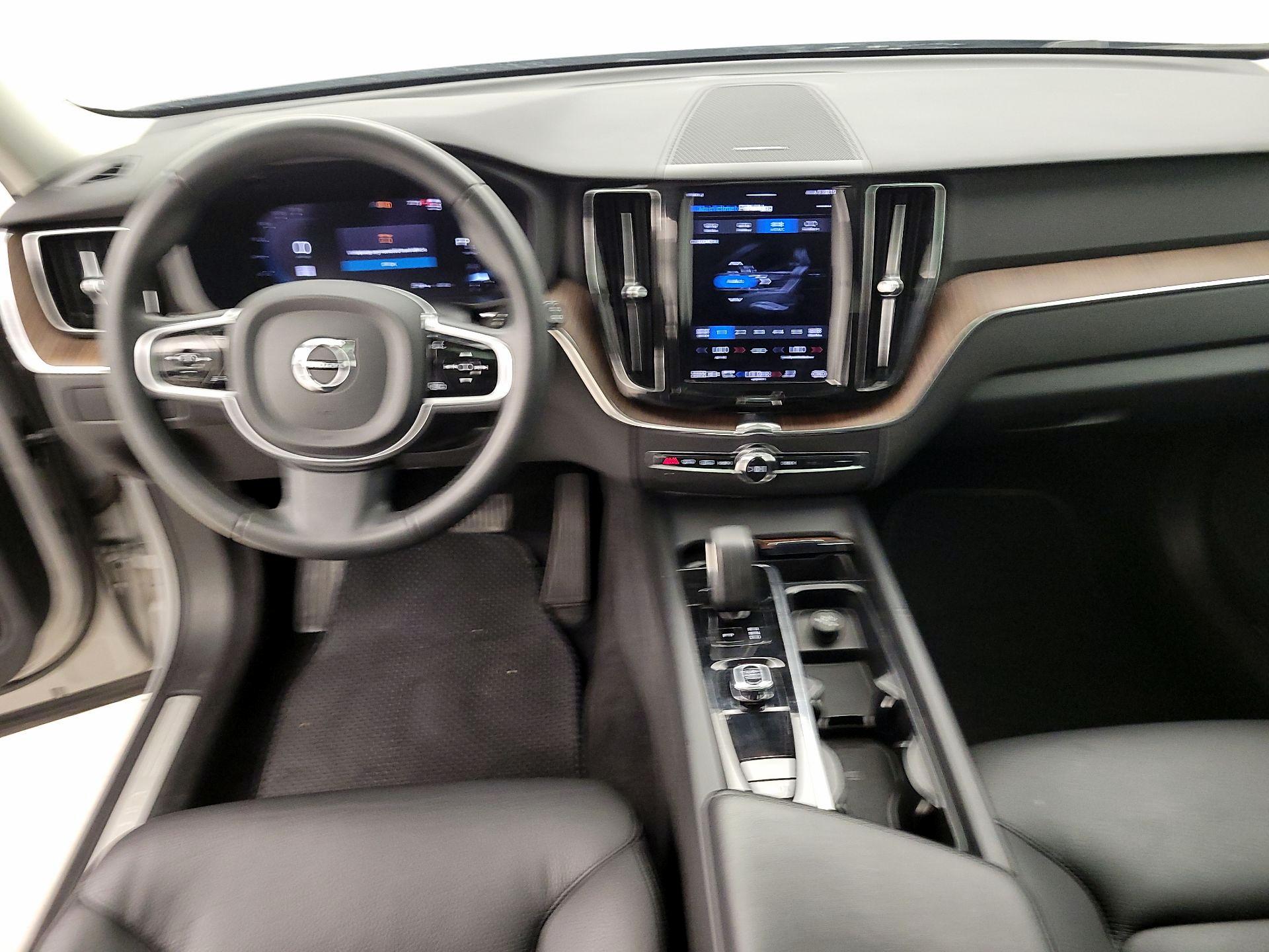 Thumbnail: 2023 Volvo XC60 - 9