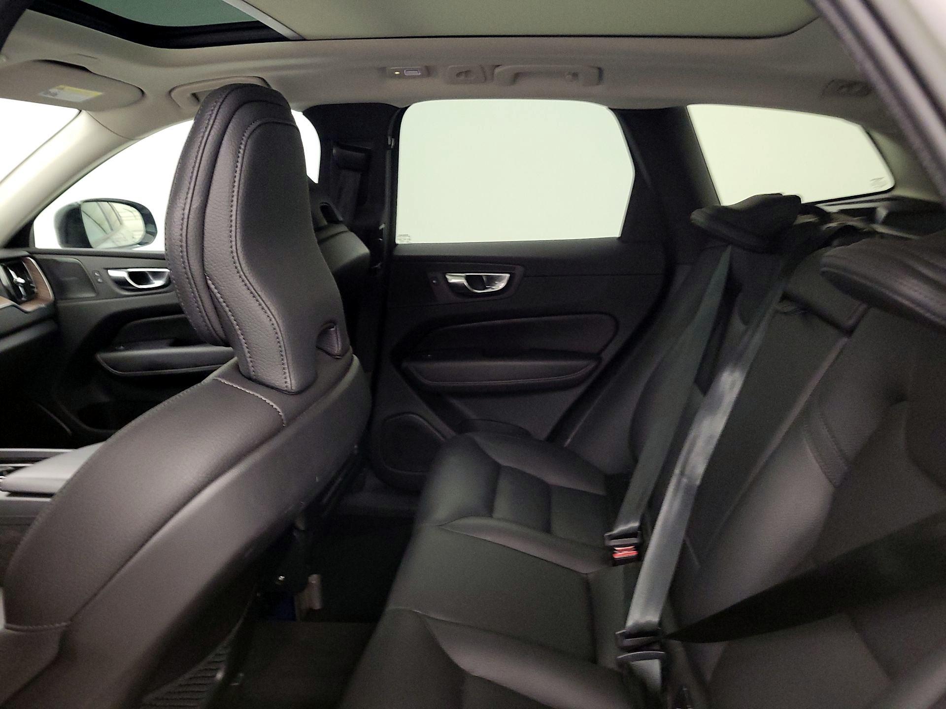 Thumbnail: 2023 Volvo XC60 - 20