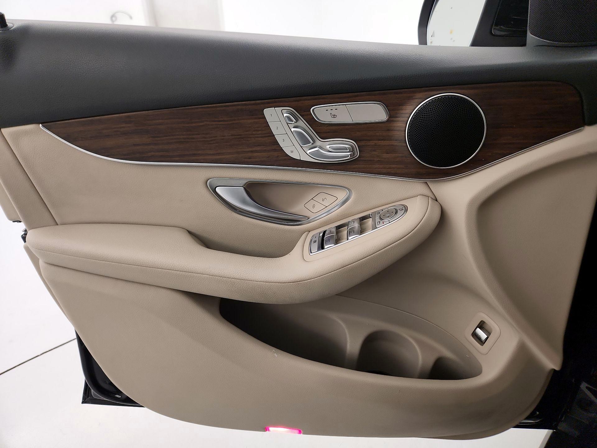 Thumbnail: 2022 Mercedes-Benz GLC - 12