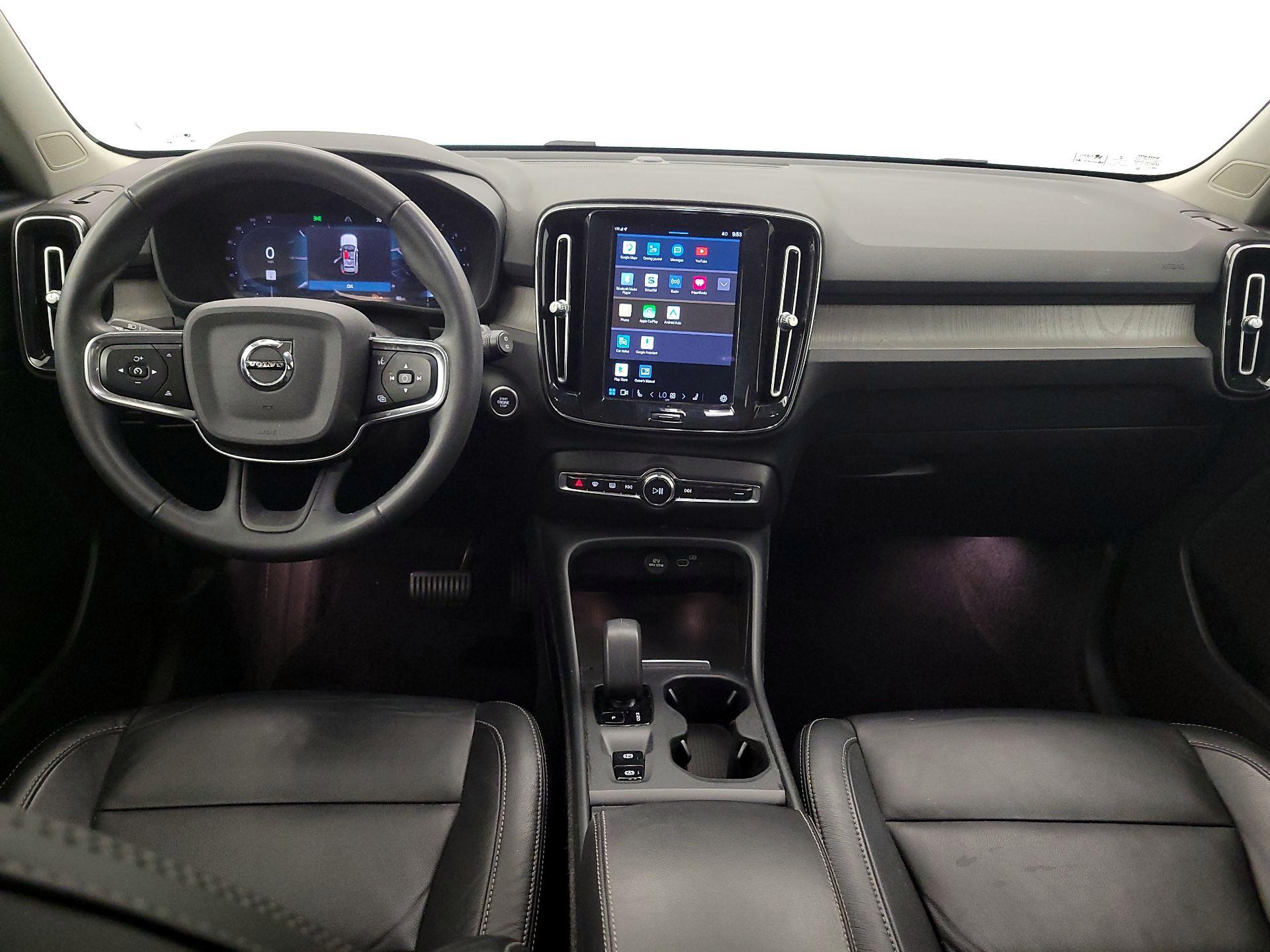 Thumbnail: 2023 Volvo XC40 - 9