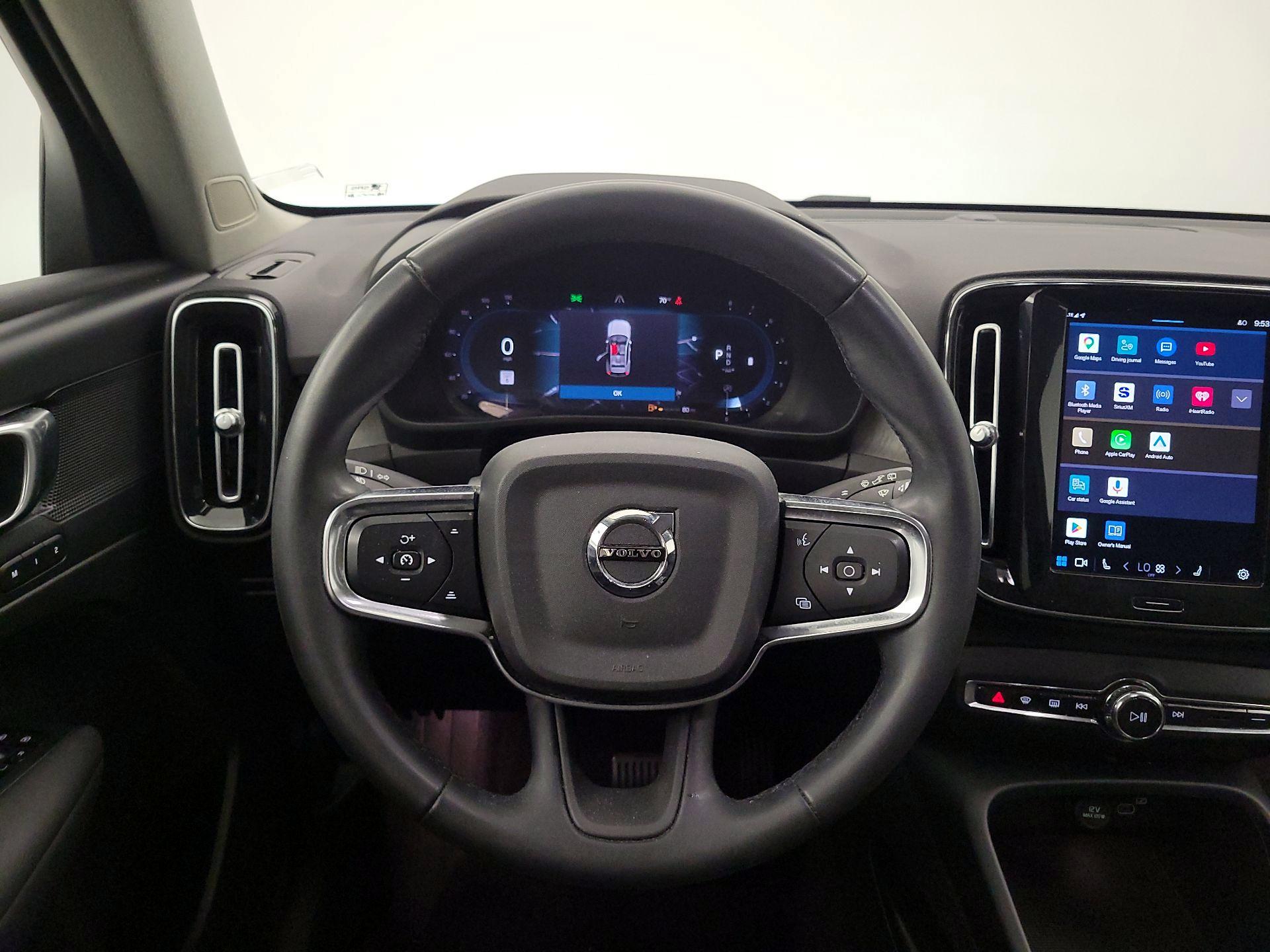 Thumbnail: 2023 Volvo XC40 - 10