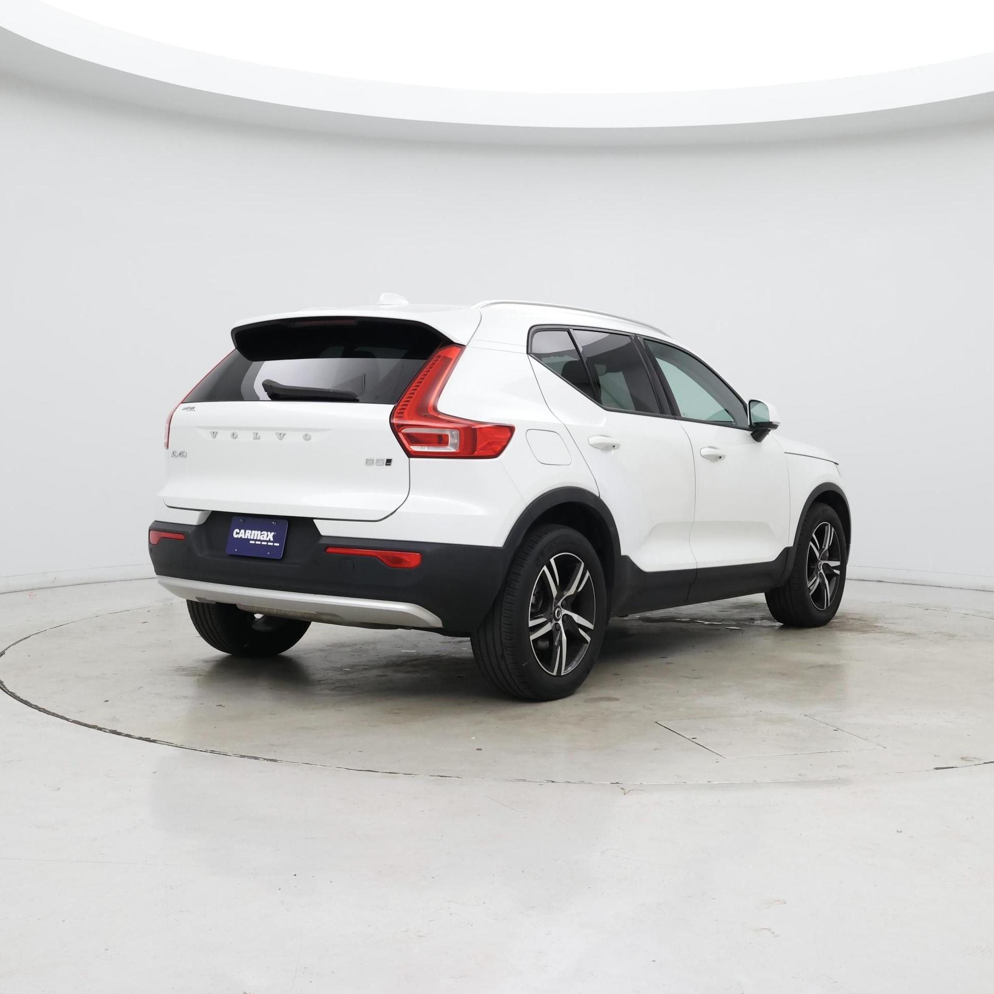 Thumbnail: 2023 Volvo XC40 - 8