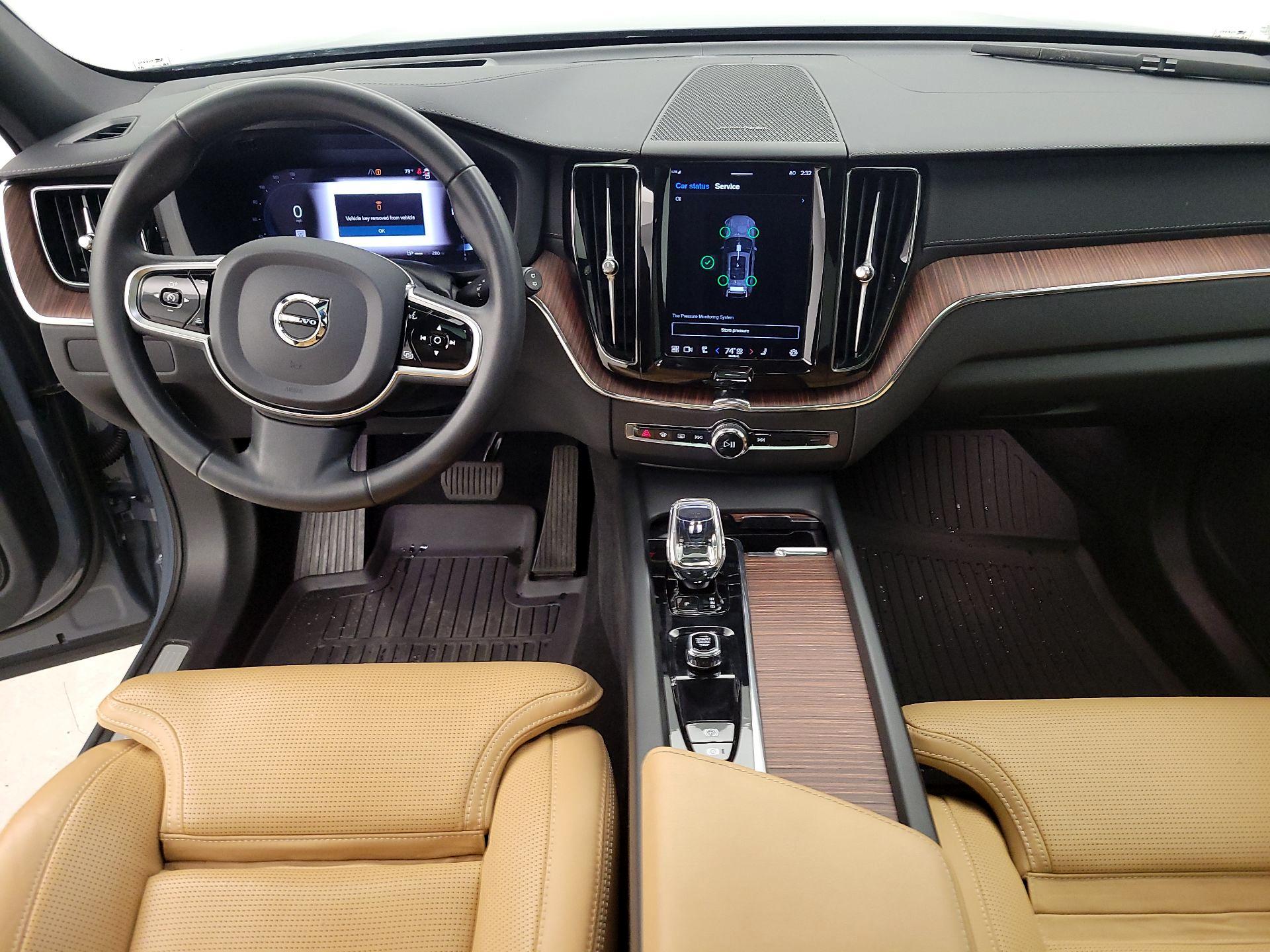 Thumbnail: 2023 Volvo XC60 - 9
