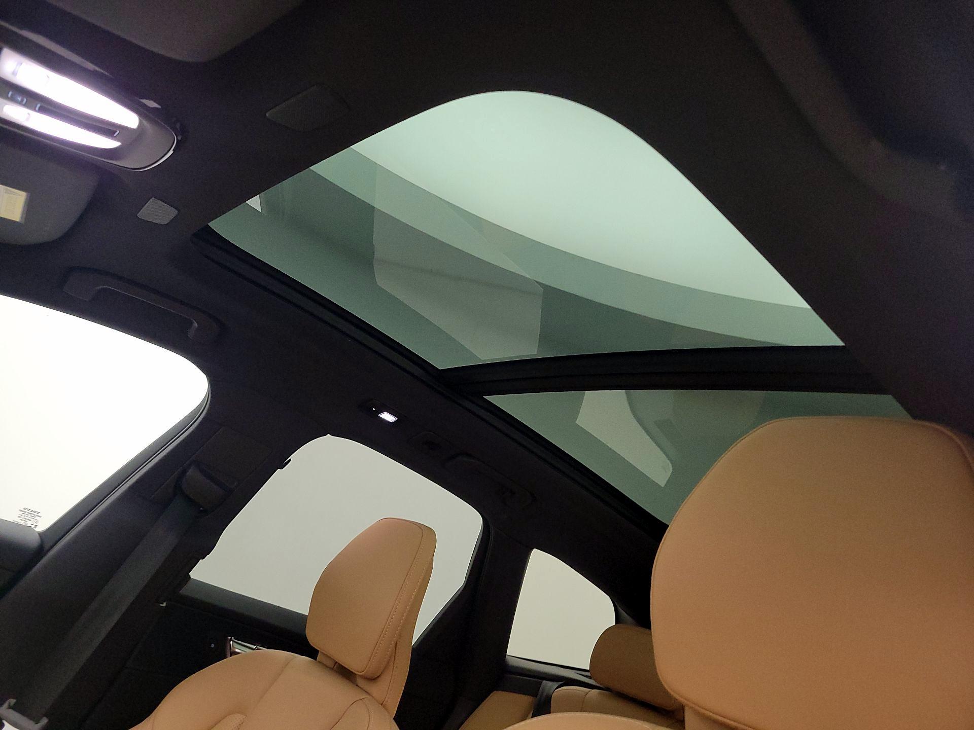 Thumbnail: 2023 Volvo XC60 - 19
