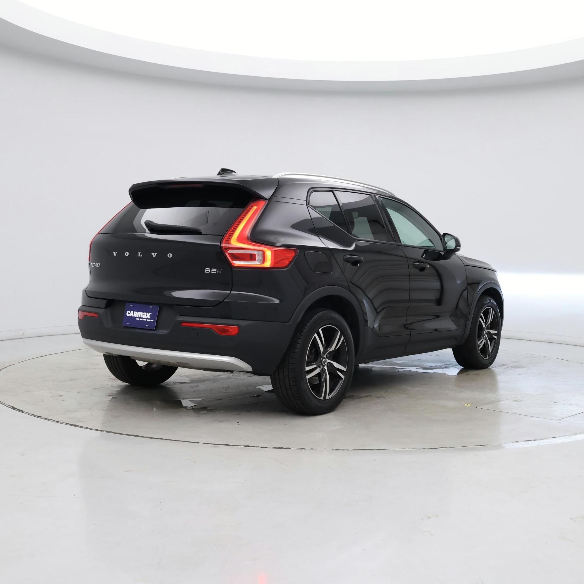 Thumbnail: 2023 Volvo XC40 - 8