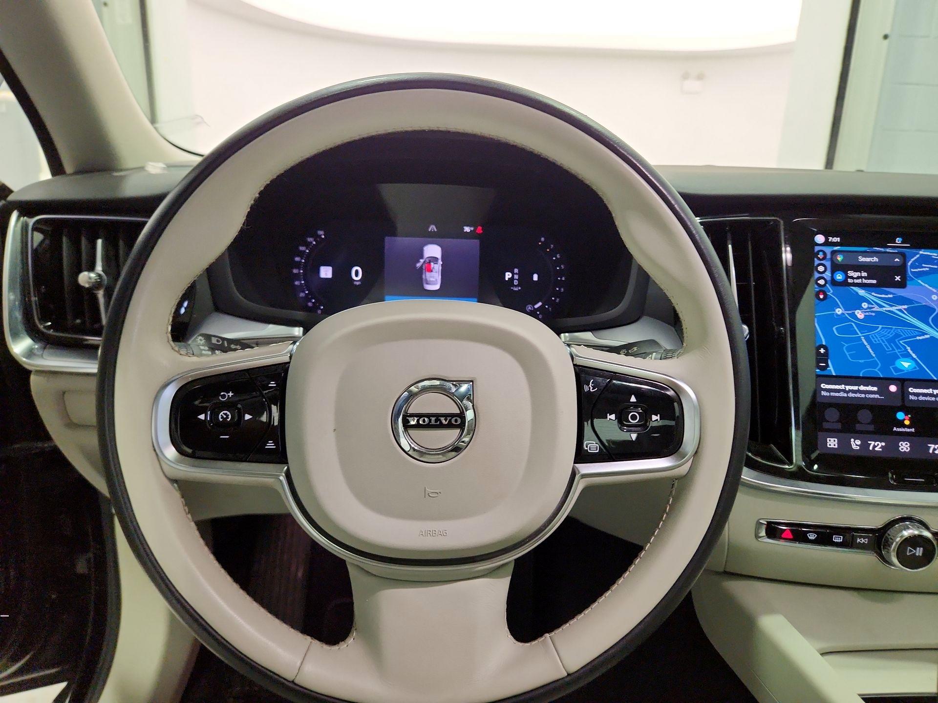 Thumbnail: 2025 Volvo S60 - 10