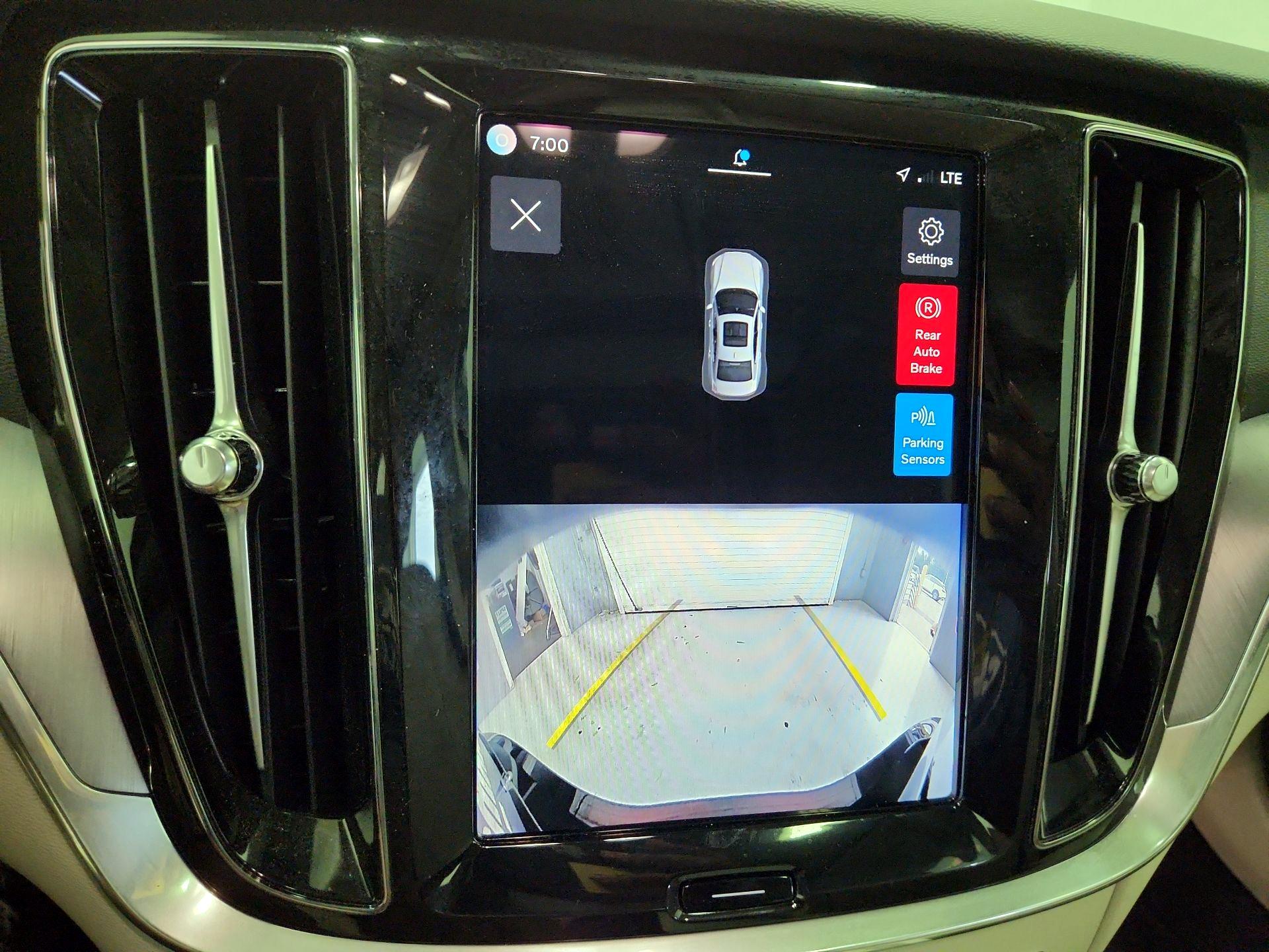 Thumbnail: 2025 Volvo S60 - 14