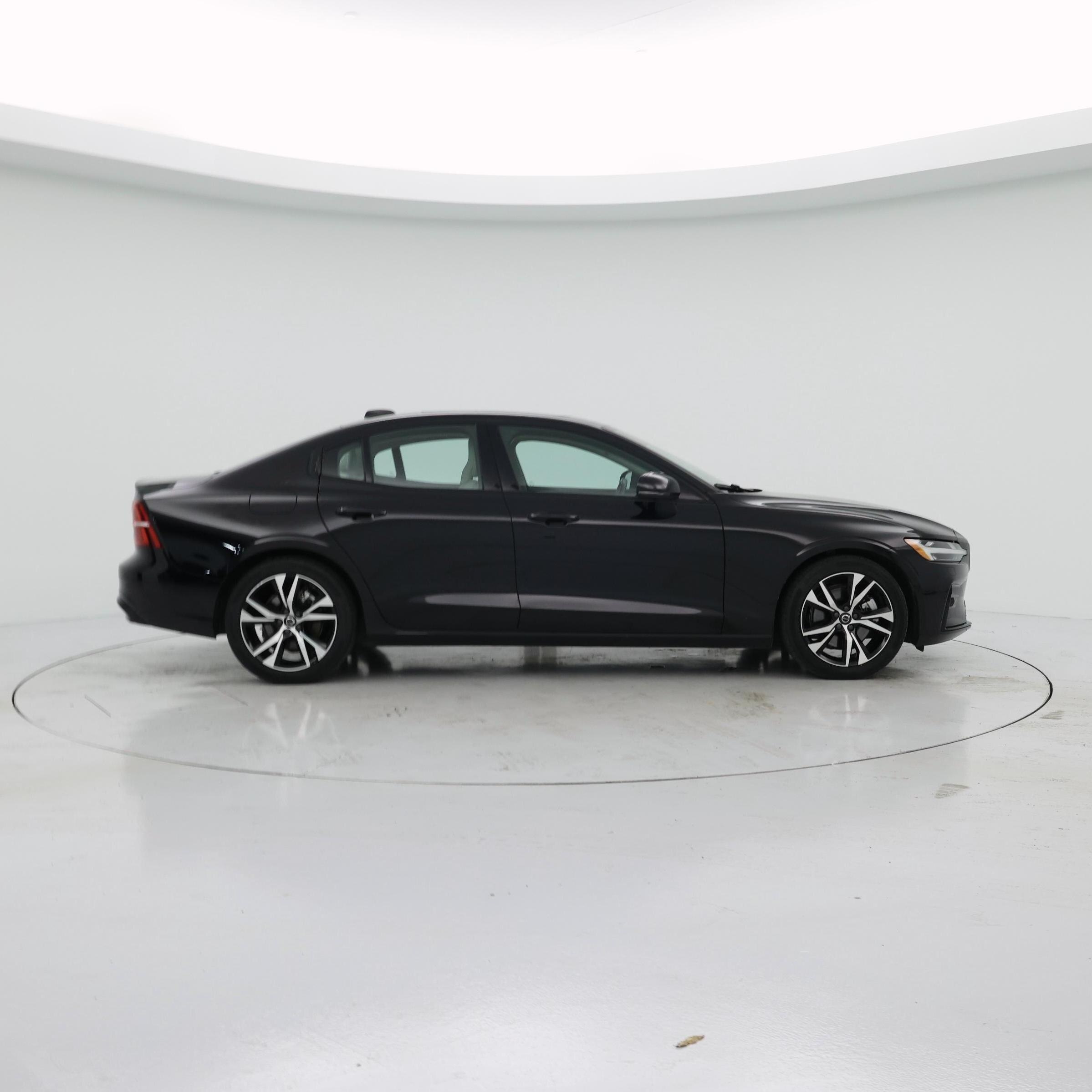 Thumbnail: 2025 Volvo S60 - 7