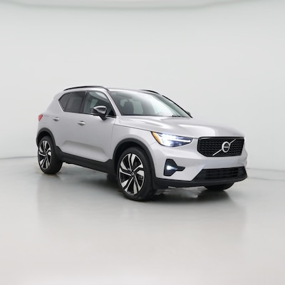 2023 Volvo XC40 B5 Plus Dark Theme