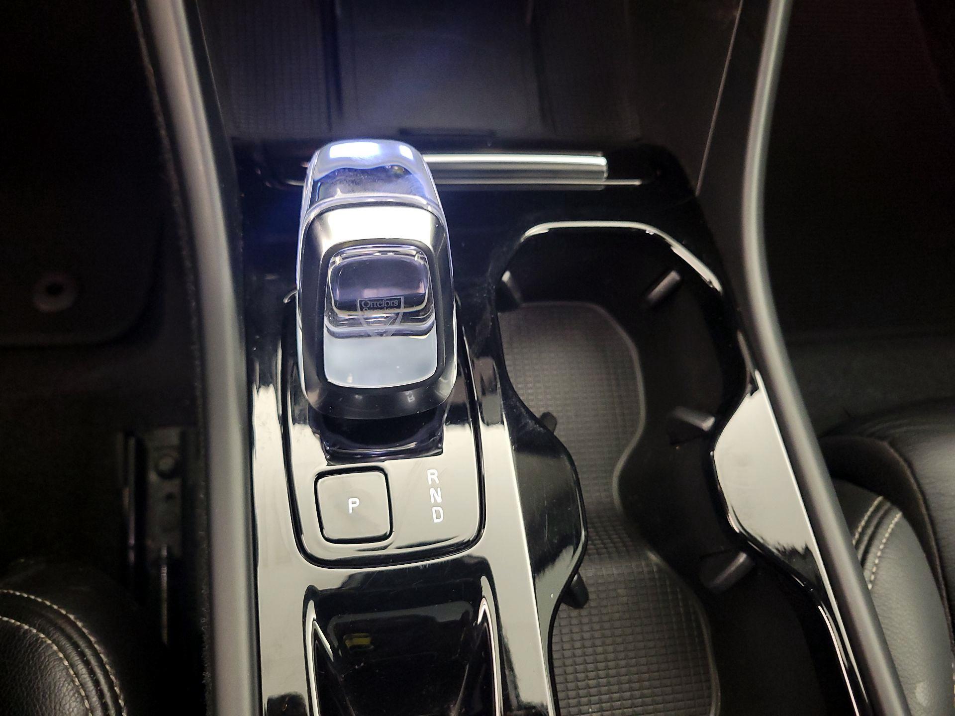 Thumbnail: 2023 Volvo XC40 - 16