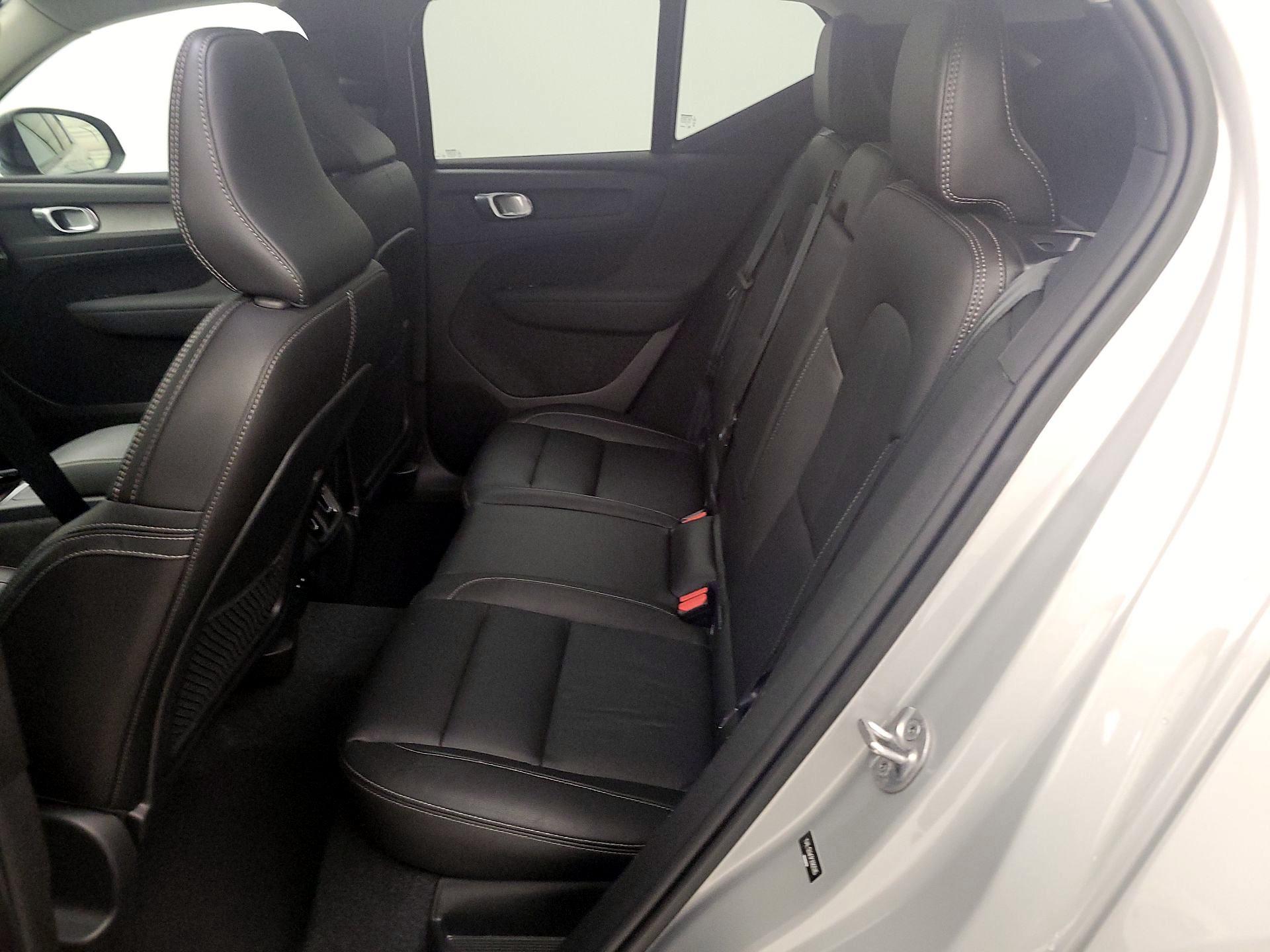 Thumbnail: 2023 Volvo XC40 - 18
