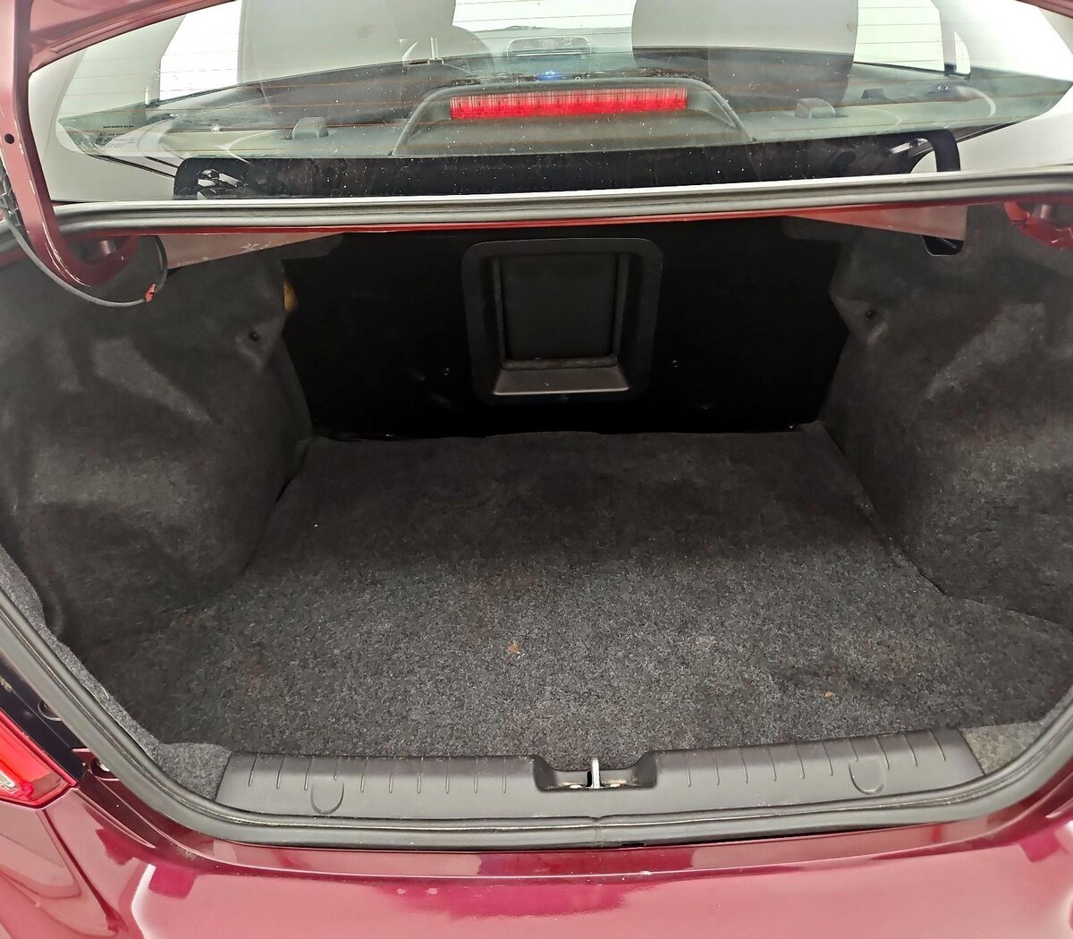 Trunk/Cargo (Seats Up)