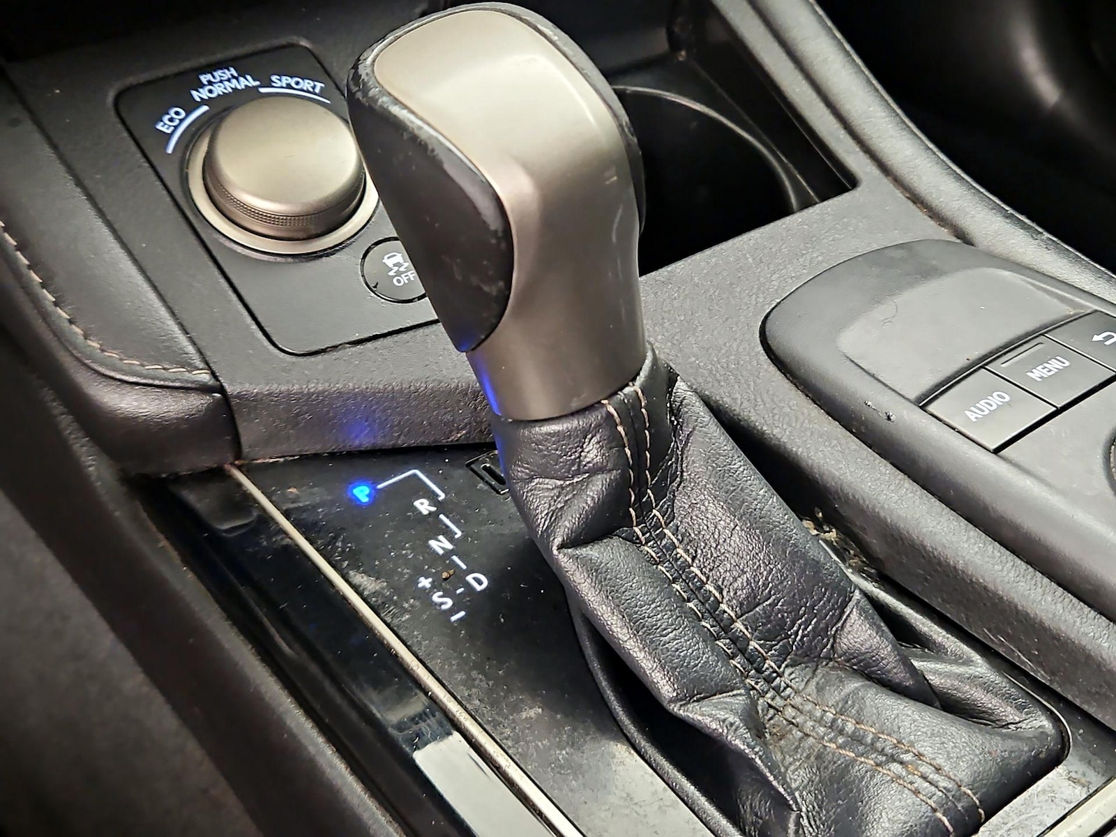 2017 Lexus ES 350 - Photo 18