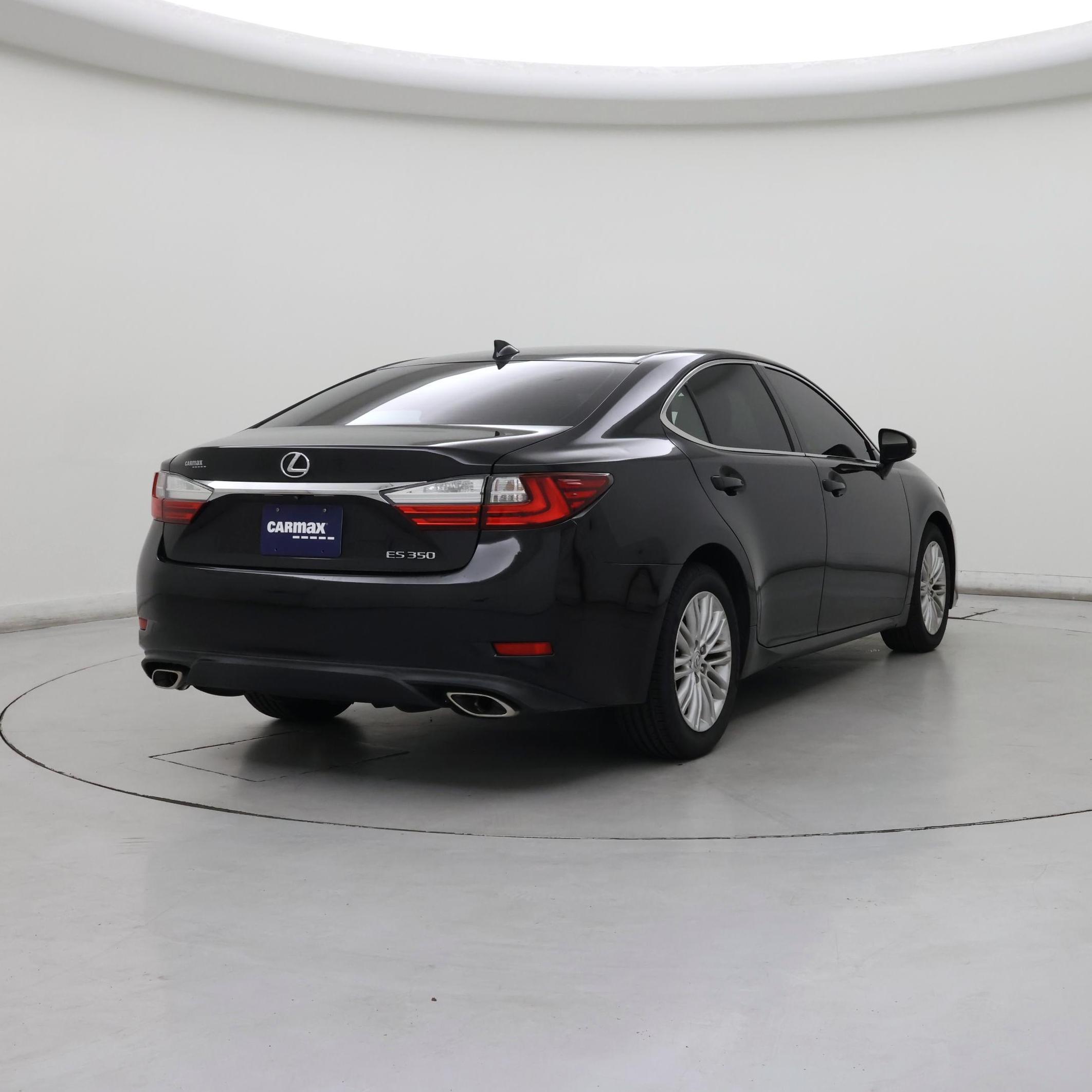 Thumbnail: 2017 Lexus ES - 8