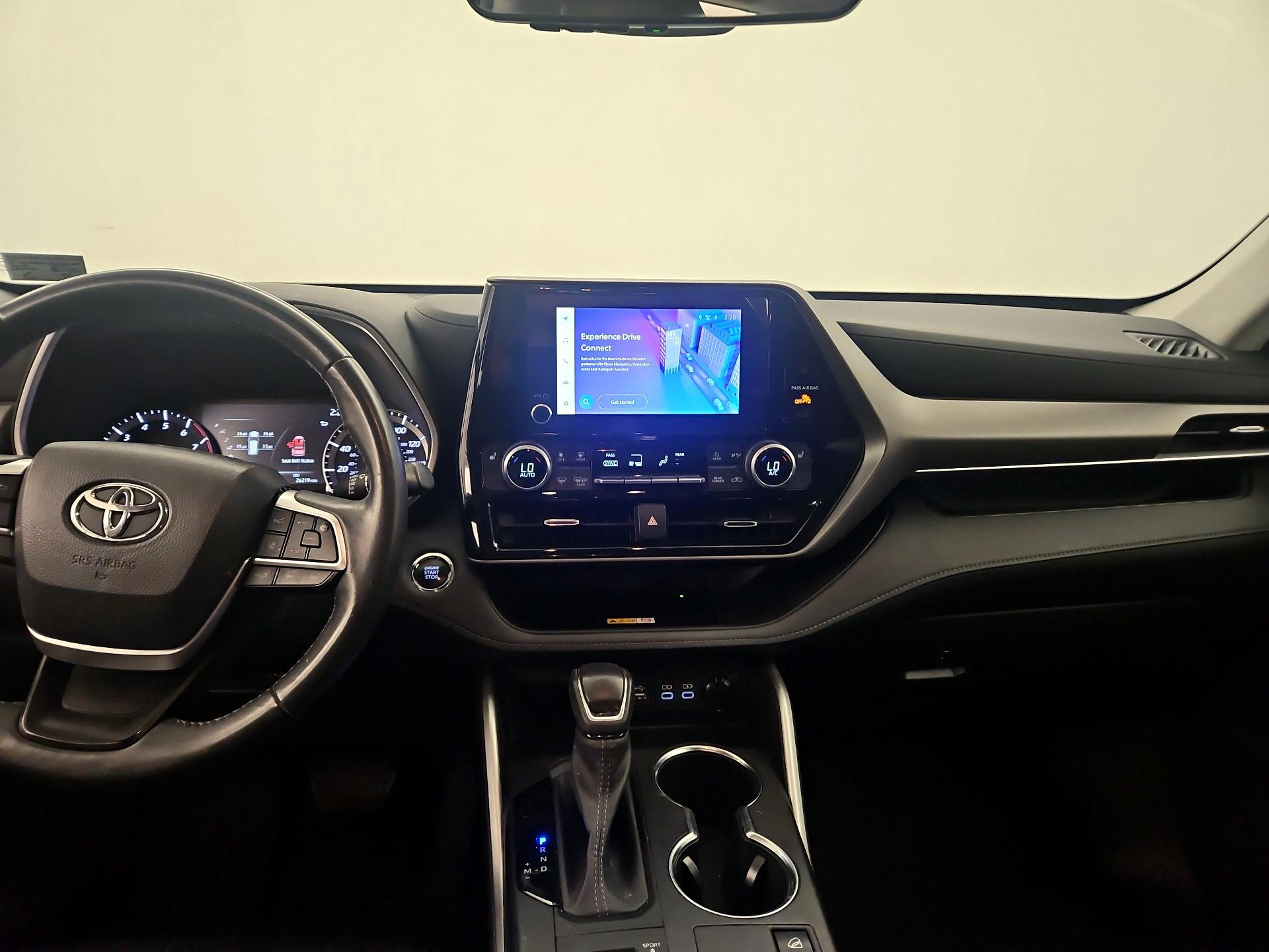 Thumbnail: 2023 Toyota Highlander - 9