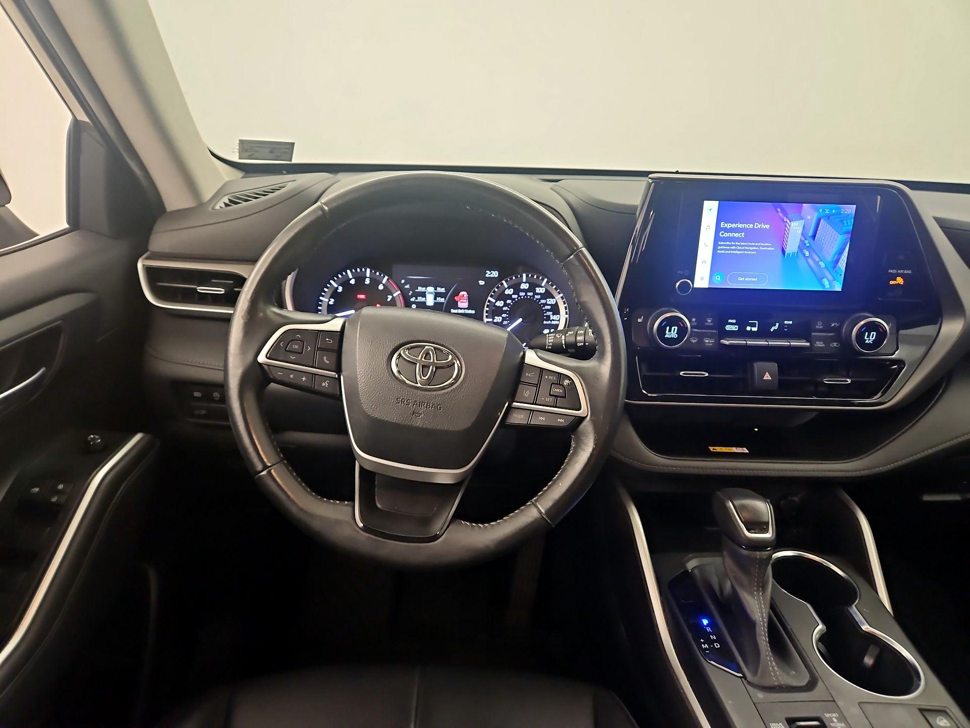 Thumbnail: 2023 Toyota Highlander - 10