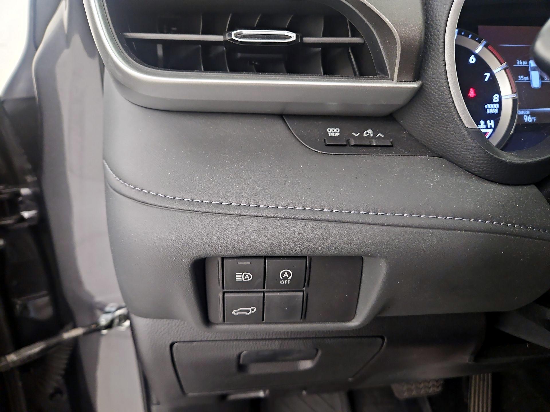 Thumbnail: 2023 Toyota Highlander - 13