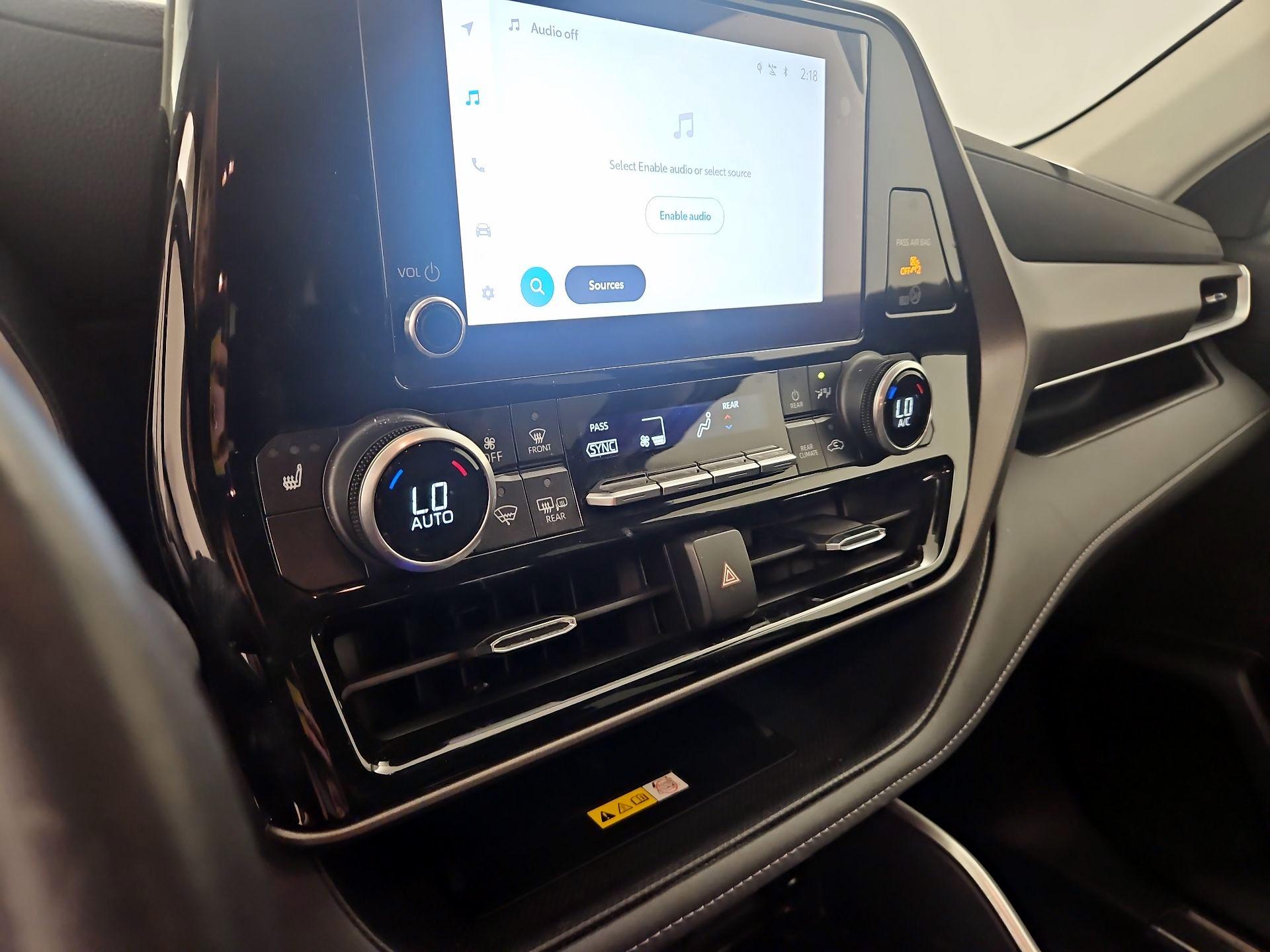 Thumbnail: 2023 Toyota Highlander - 17