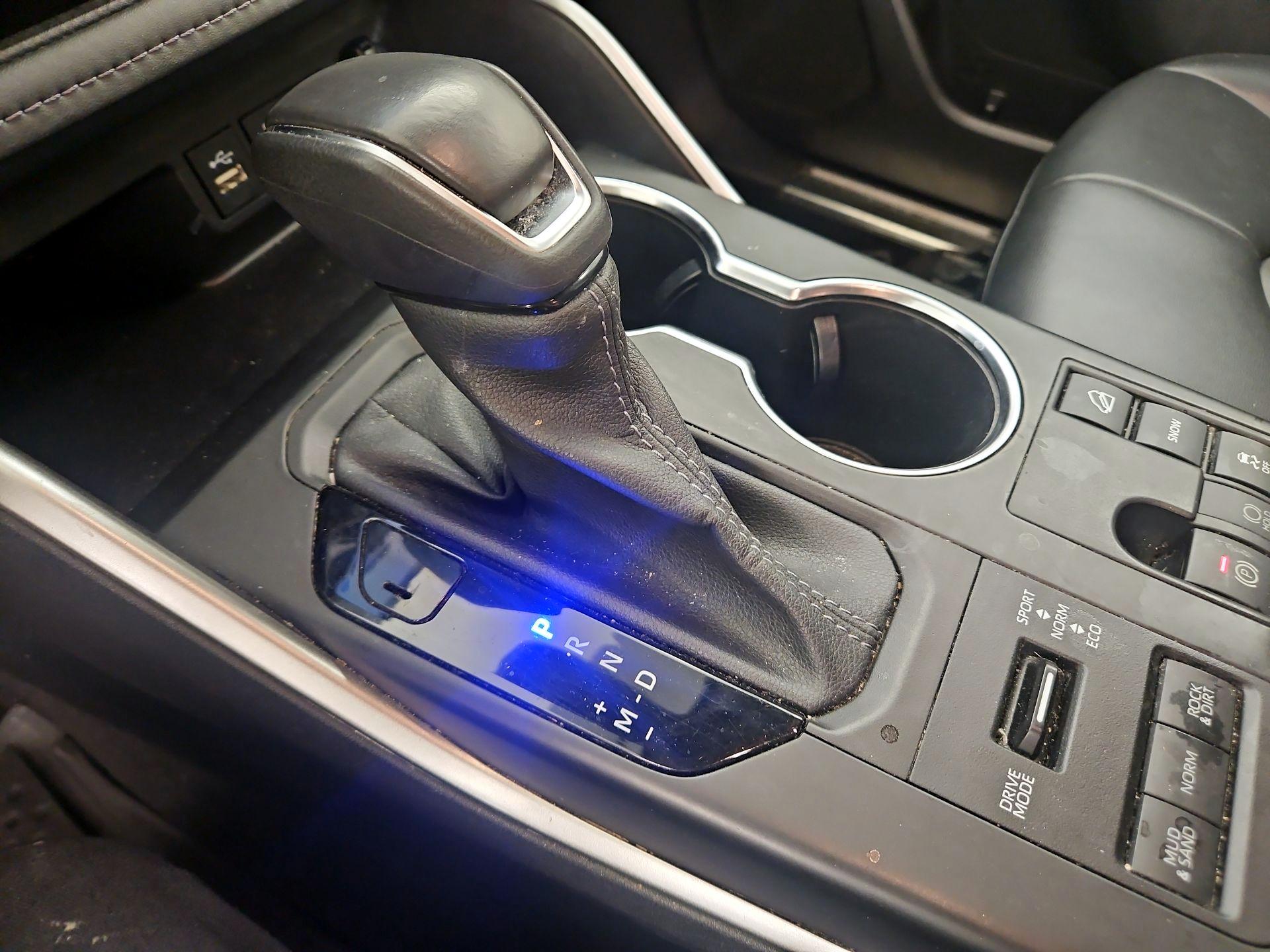 Thumbnail: 2023 Toyota Highlander - 18