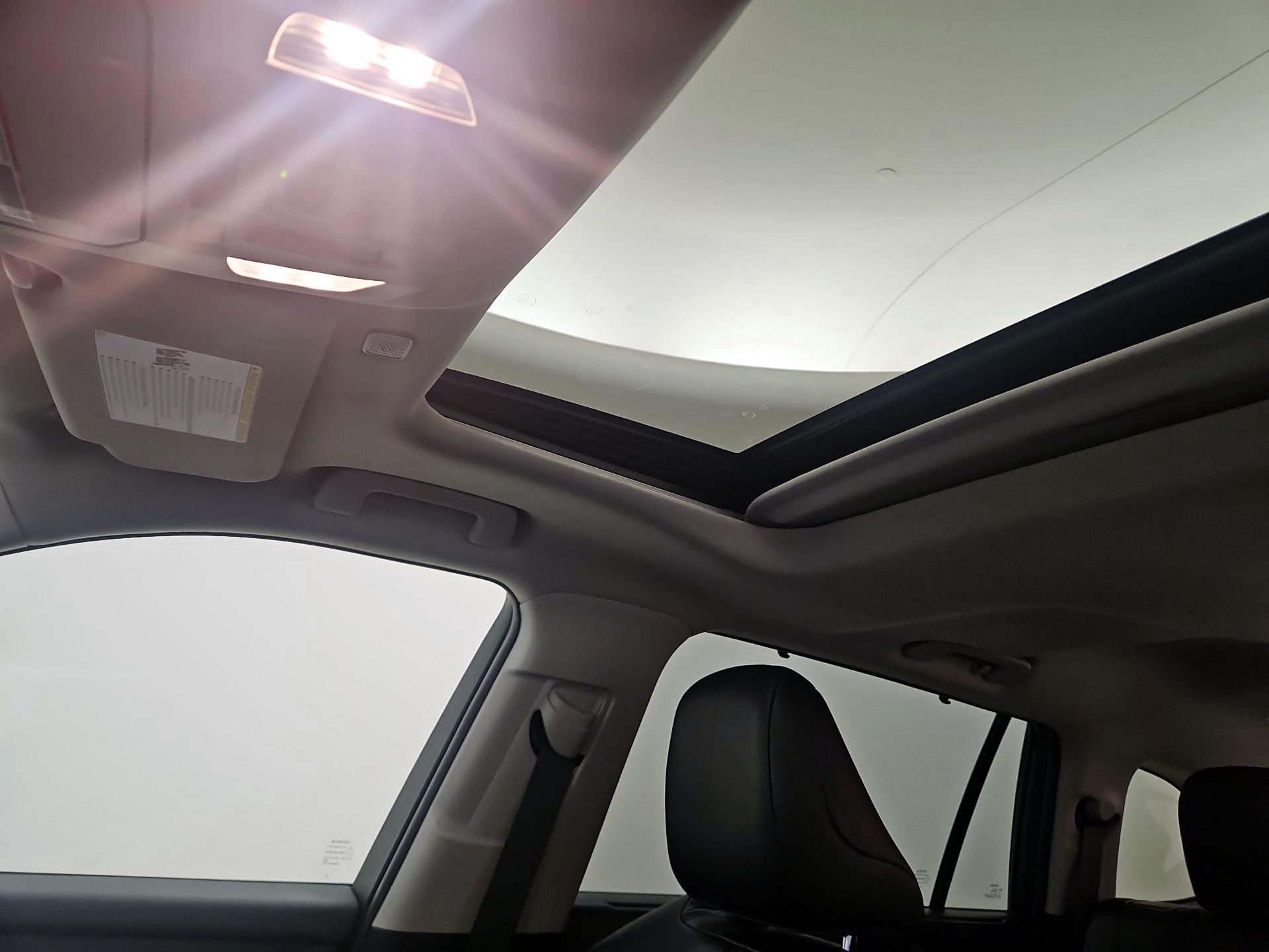 Thumbnail: 2023 Toyota Highlander - 20