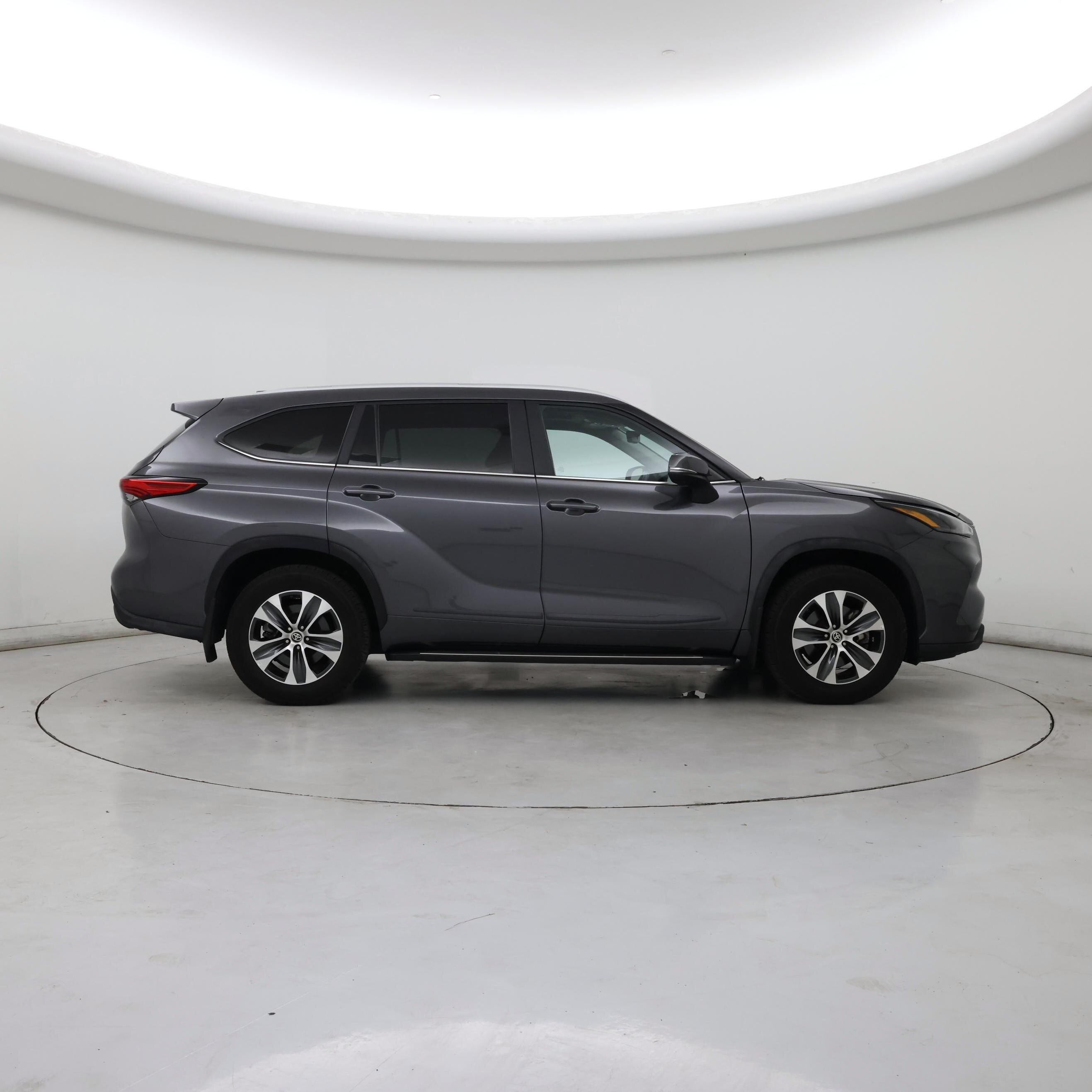 Thumbnail: 2023 Toyota Highlander - 7