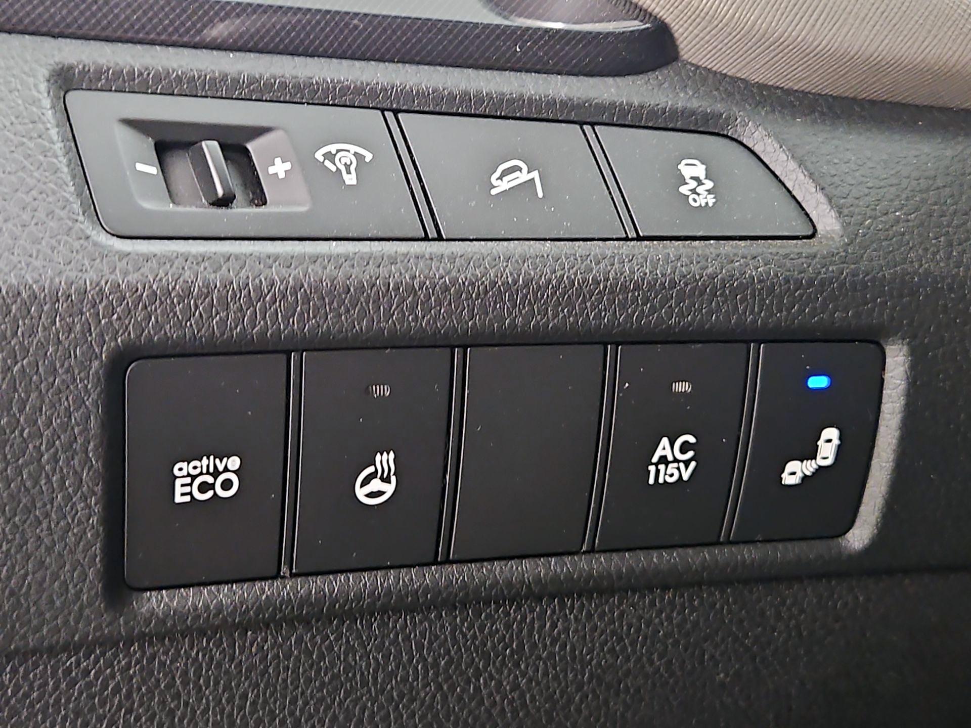 Thumbnail: 2014 Hyundai Santa Fe - 13