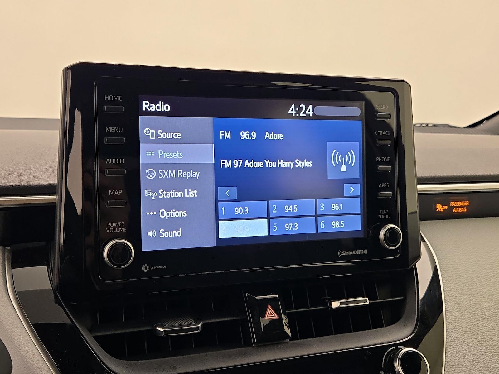 2022 Toyota Corolla SE - Photo 16