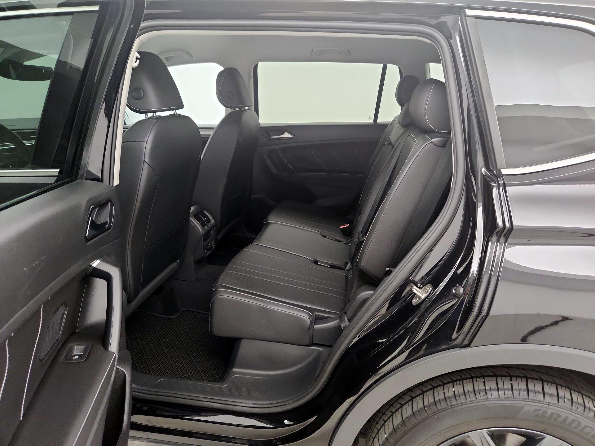 Thumbnail: 2023 Volkswagen Tiguan - 18
