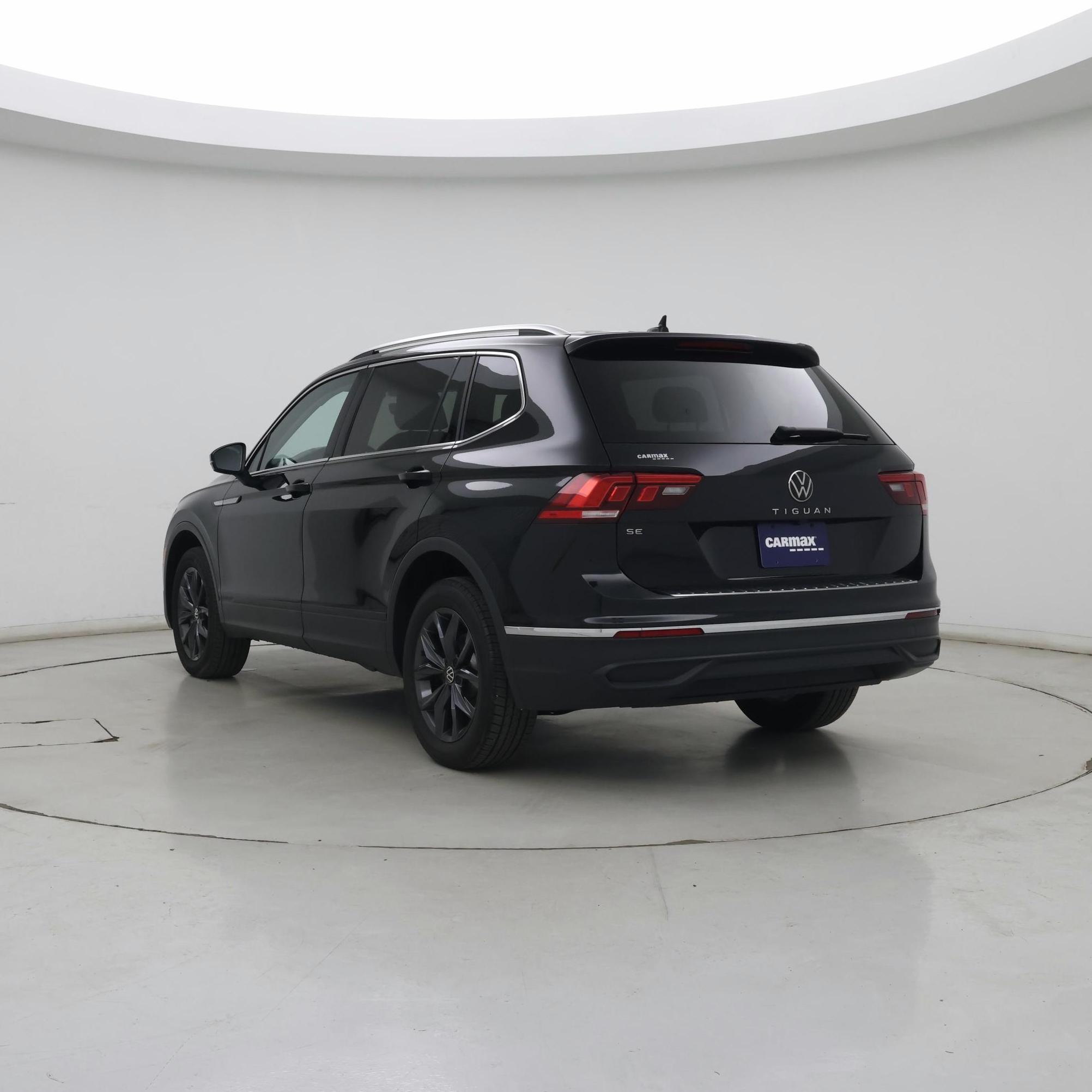 Thumbnail: 2023 Volkswagen Tiguan - 2
